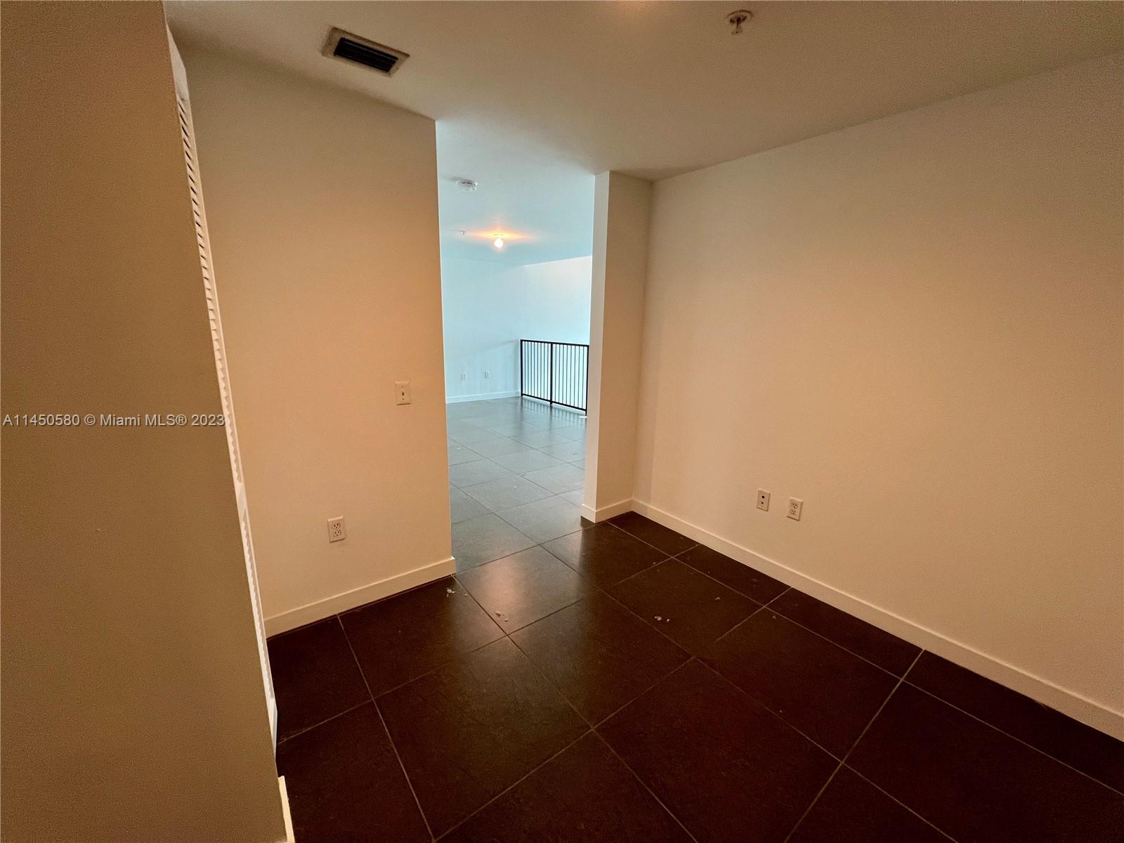 300 S Biscayne Blvd Loft 1024, Miami, Florida 33131, 1 Bedroom Bedrooms, ,1 BathroomBathrooms,Residential,For Sale,300 S Biscayne Blvd Loft 1024,A11450580