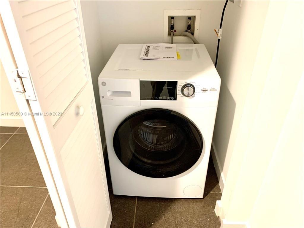 300 S Biscayne Blvd Loft 1024, Miami, Florida 33131, 1 Bedroom Bedrooms, ,1 BathroomBathrooms,Residential,For Sale,300 S Biscayne Blvd Loft 1024,A11450580