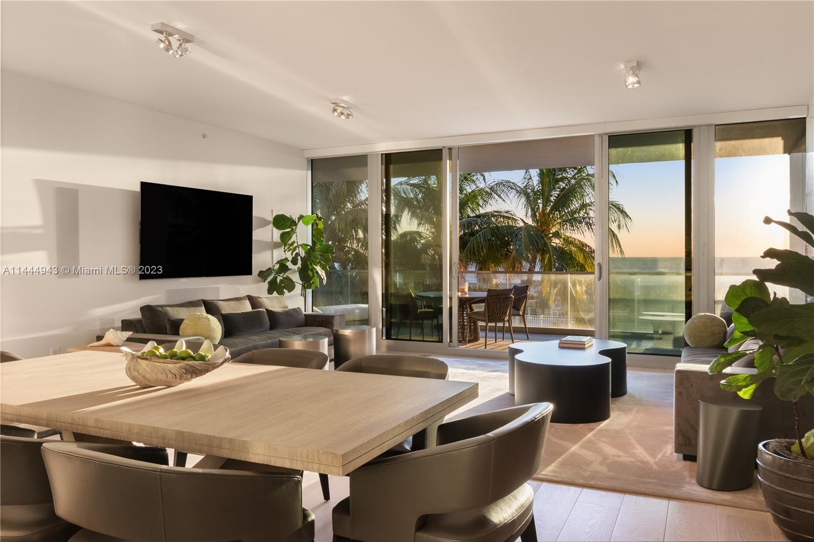 321 Ocean Dr, Miami Beach, FL, 33139 United States, 5 Bedrooms Bedrooms, ,5 BathroomsBathrooms,Residential,For Sale,Ocean Dr,A11444943