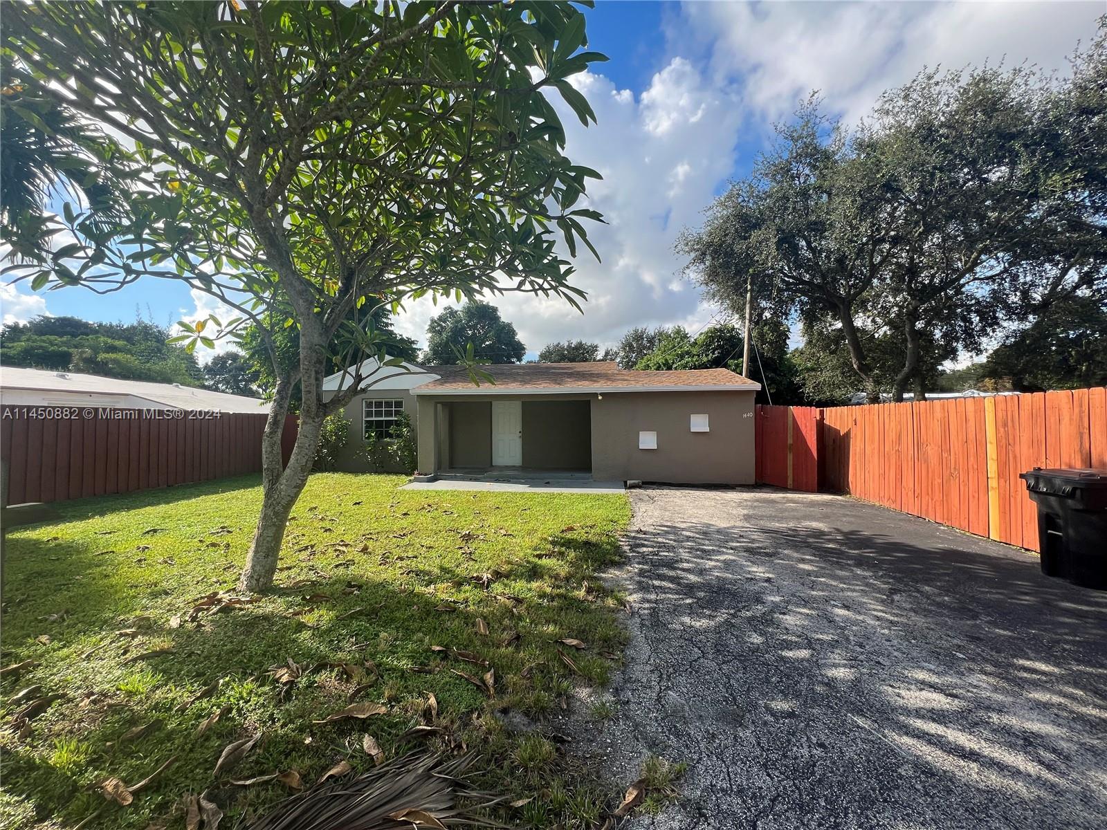 1440 SW 30th St  For Sale A11450882, FL