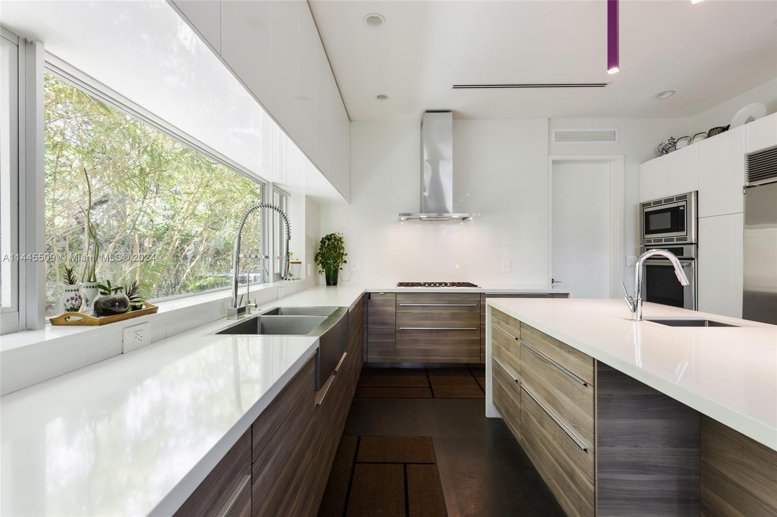 2132 Tigertail Ave, Miami, FL, 33133 United States, 5 Bedrooms Bedrooms, ,5 BathroomsBathrooms,Residential,For Sale,Tigertail Ave,A11445509