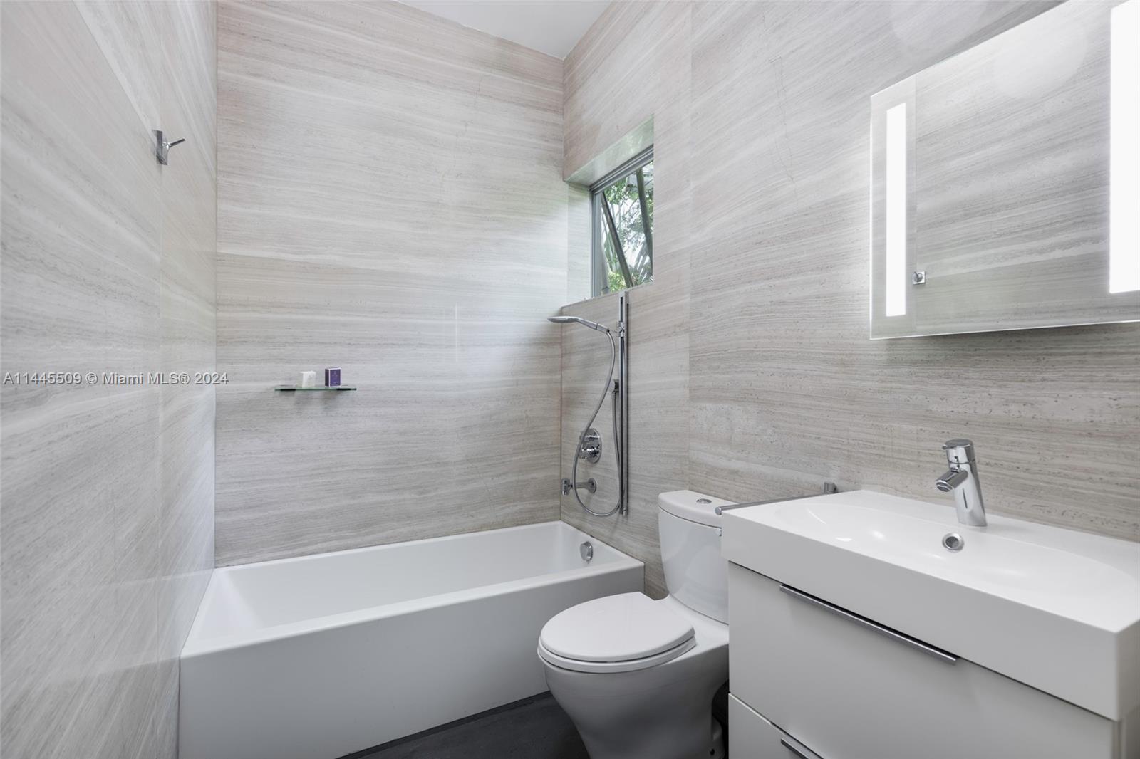 2132 Tigertail Ave, Miami, FL, 33133 United States, 5 Bedrooms Bedrooms, ,5 BathroomsBathrooms,Residential,For Sale,Tigertail Ave,A11445509