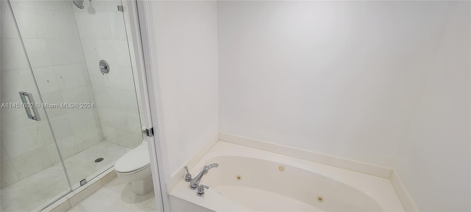 3500 Mystic Pointe Dr 2302, Aventura, Florida 33180, 2 Bedrooms Bedrooms, ,2 BathroomsBathrooms,Residential,For Sale,3500 Mystic Pointe Dr 2302,A11451602