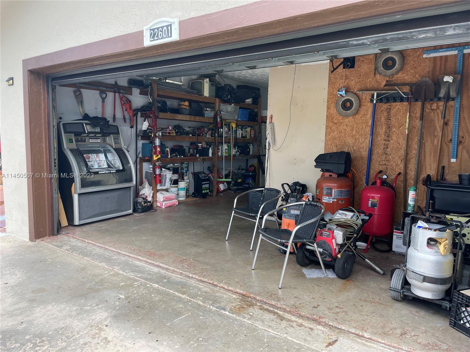 Garage