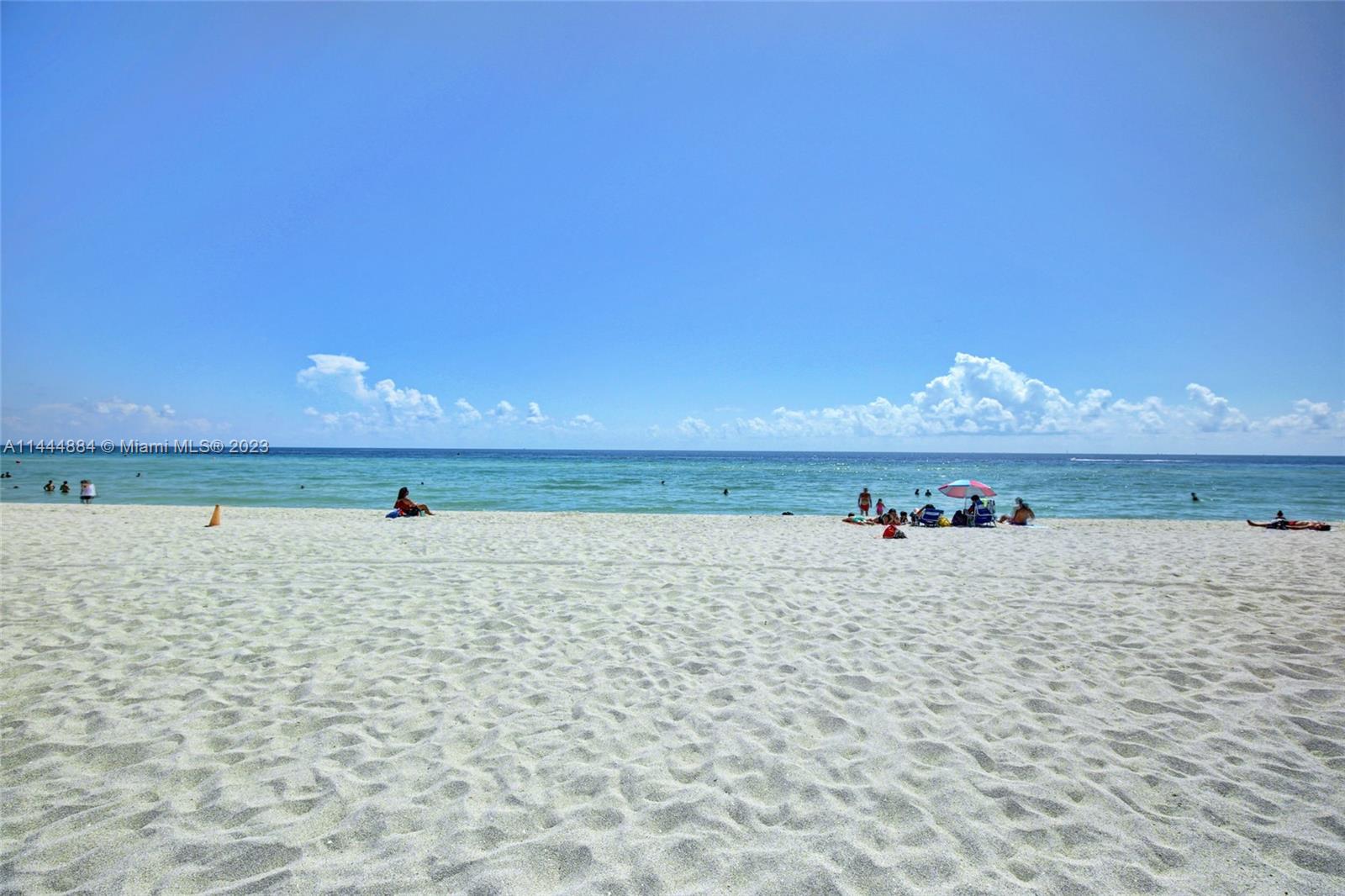 834 Ocean Dr 212, Miami Beach, Florida 33139, 1 Bedroom Bedrooms, ,1 BathroomBathrooms,Residential,For Sale,834 Ocean Dr 212,A11444884