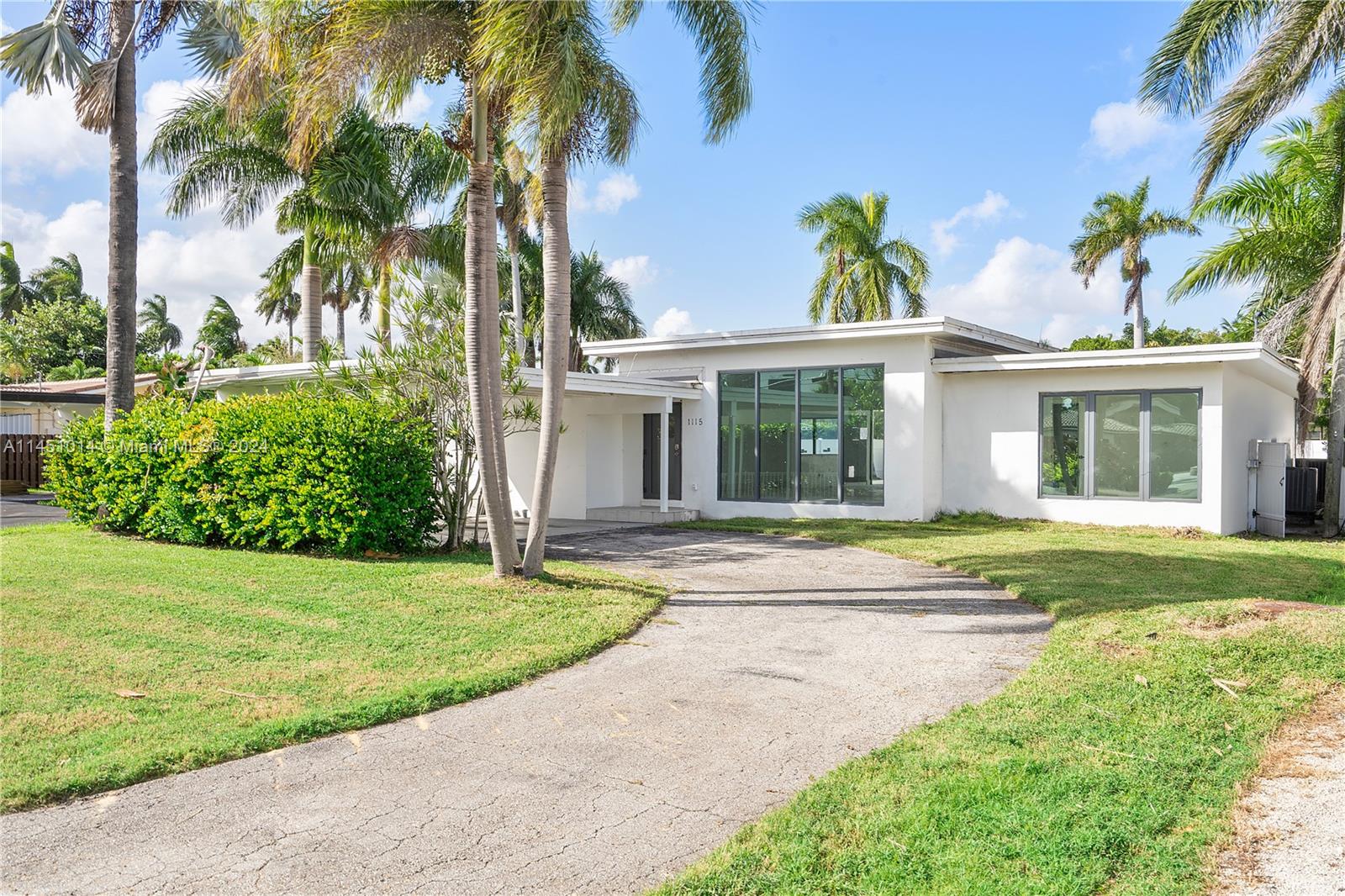 1115 Northlake Dr, Hollywood, FL, 33019 United States, 3 Bedrooms Bedrooms, ,3 BathroomsBathrooms,Residential,For Sale,Northlake Dr,A11451014