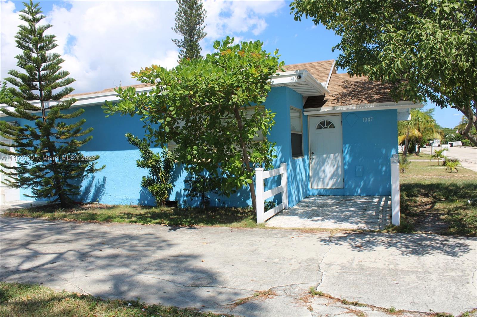 1007 E St, Lake Worth, FL, 33460 United States, 3 Bedrooms Bedrooms, ,2 BathroomsBathrooms,Residential,For Sale,E St,A11453639