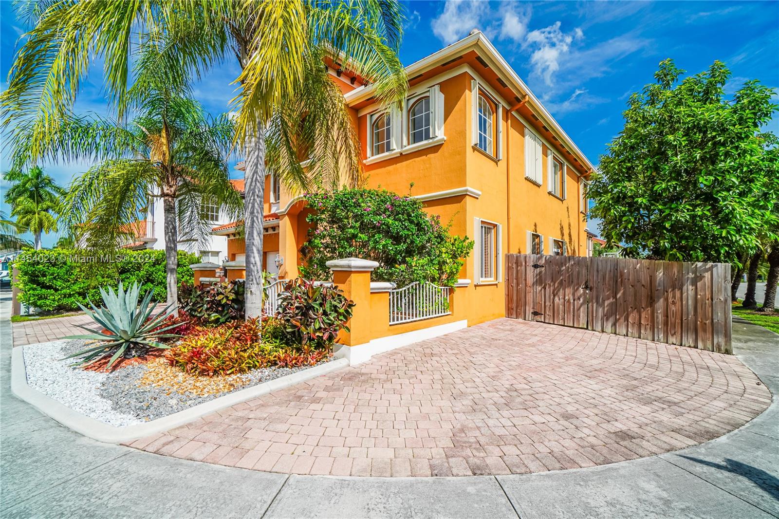 15377 SW 23rd St, Miami, FL 33185, 5 Bedrooms Bedrooms, ,4 BathroomsBathrooms,Residential,For Sale,23rd St,A11454023