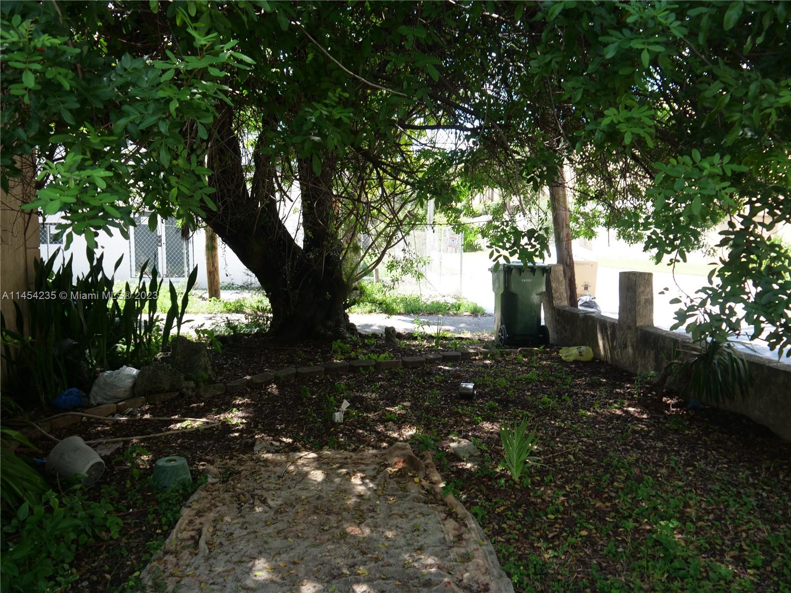 Listing Photo 10