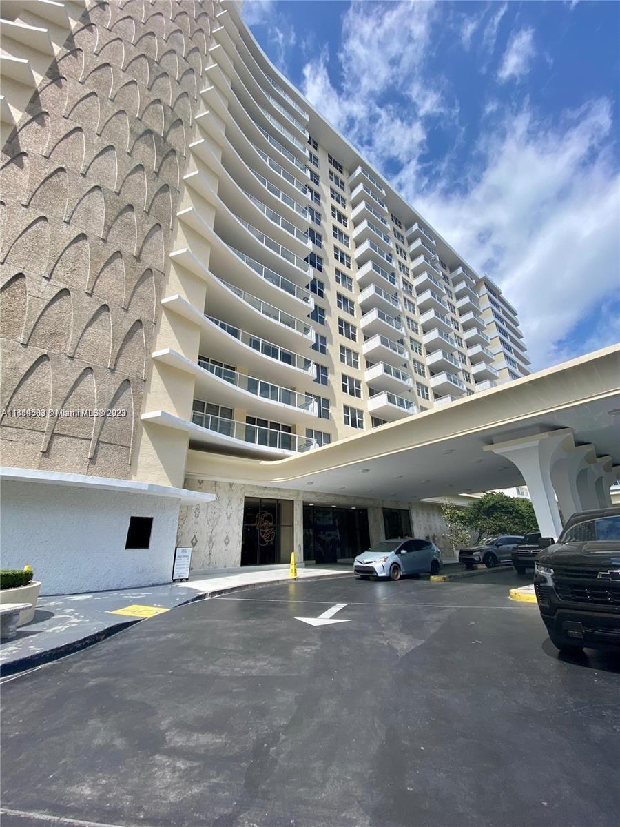 5600 Collins Ave 3B, Miami Beach, FL 33140, 2 Bedrooms Bedrooms, ,2 BathroomsBathrooms,Residential,For Sale,Collins Ave,A11454588