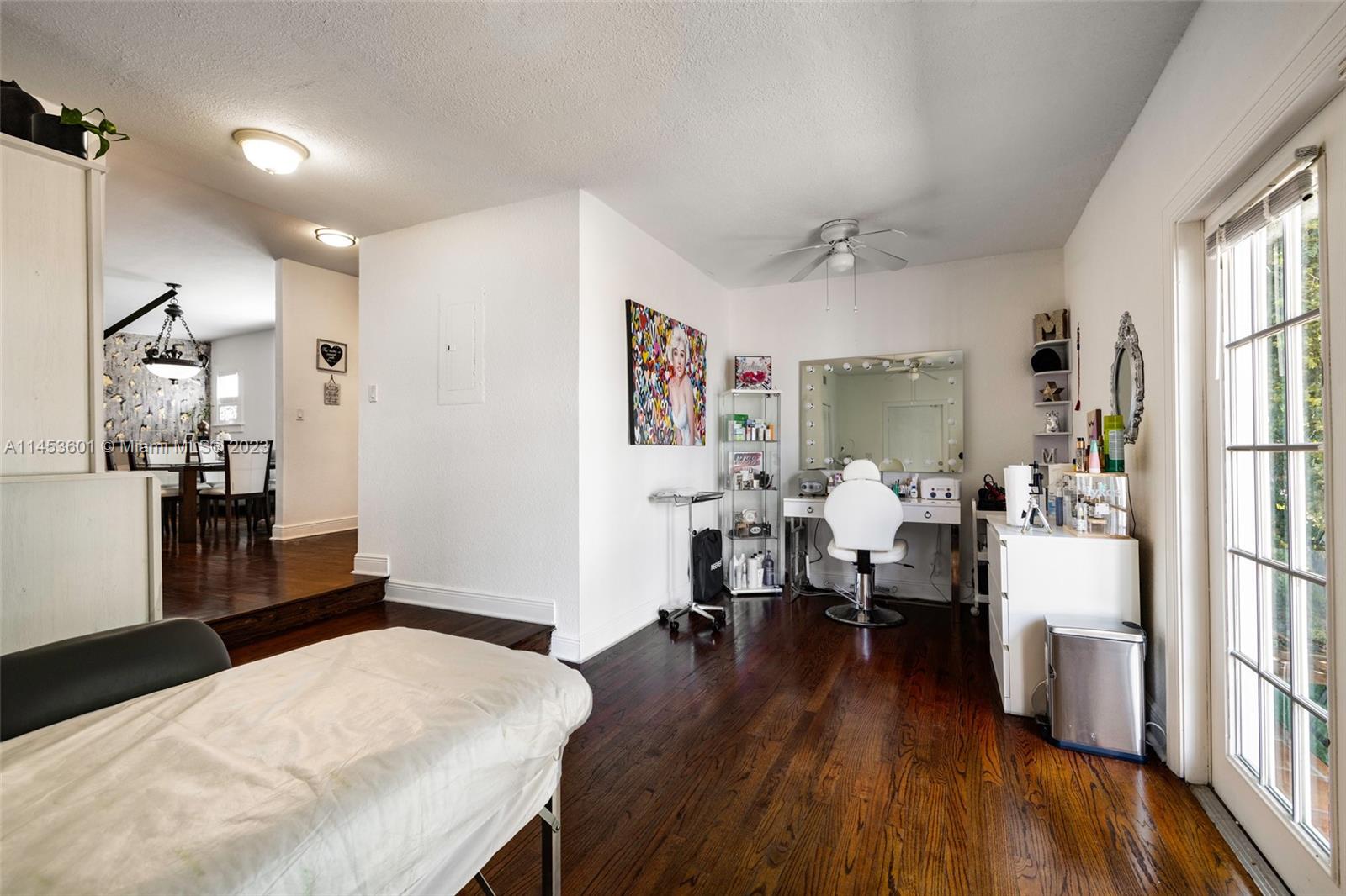 Listing Photo 12