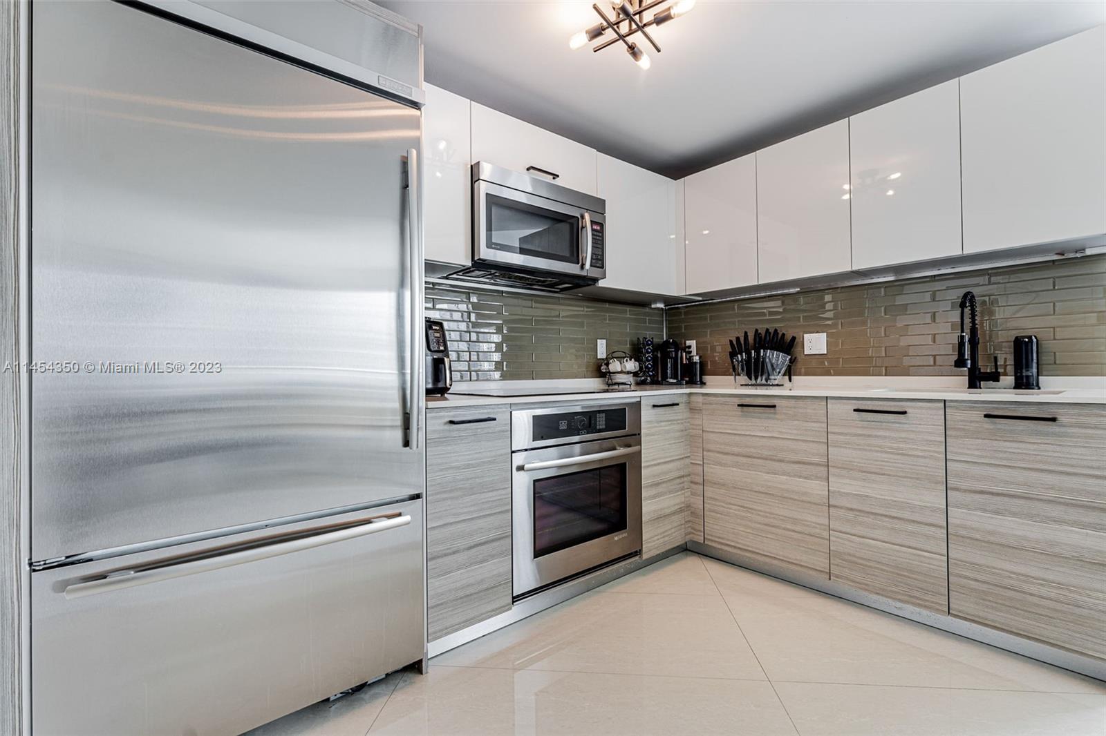 1300 Brickell Bay Dr 3601, Miami, Florida 33131, 2 Bedrooms Bedrooms, ,2 BathroomsBathrooms,Residentiallease,For Rent,1300 Brickell Bay Dr 3601,A11454350