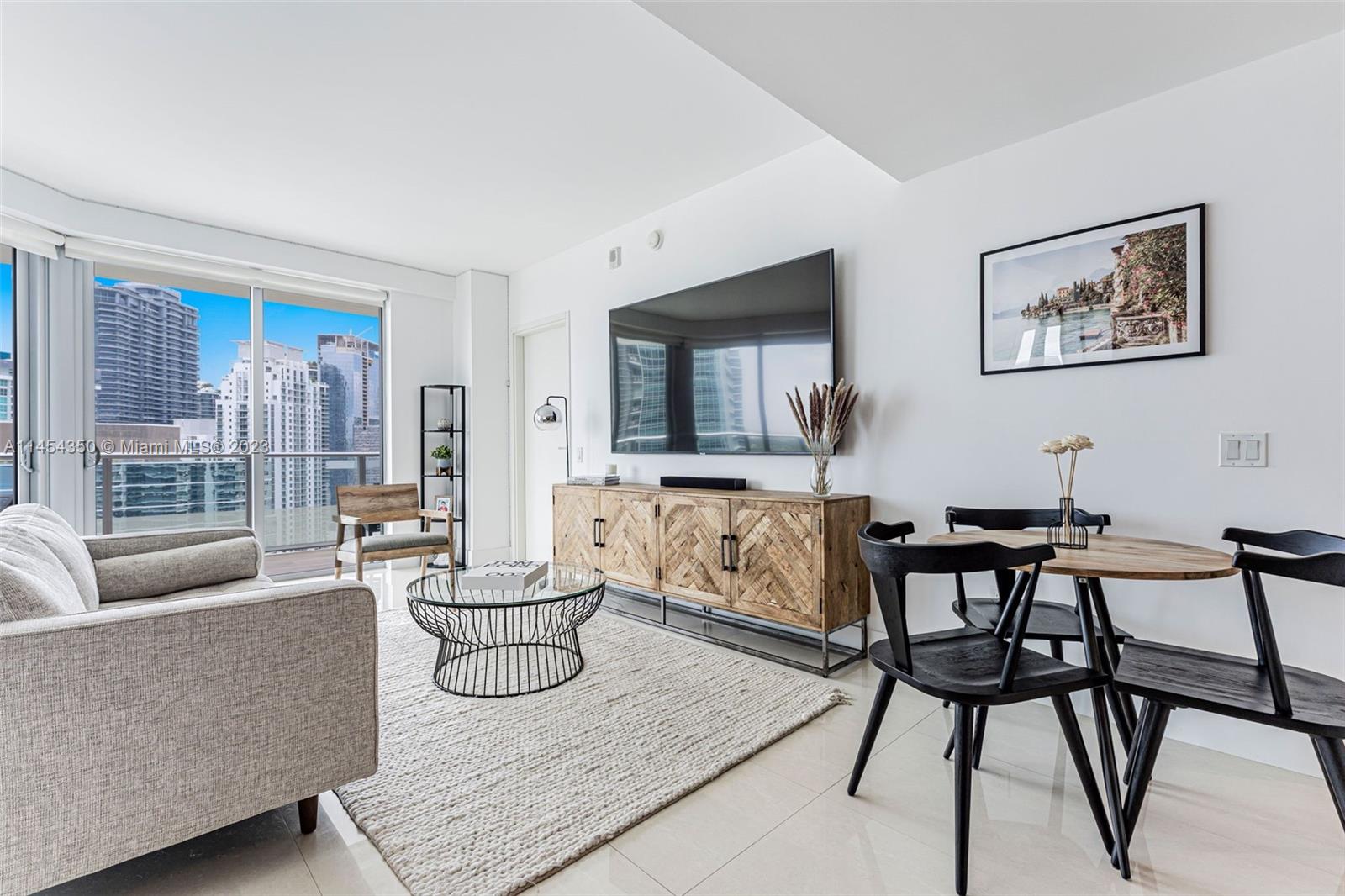 1300 Brickell Bay Dr 3601, Miami, Florida 33131, 2 Bedrooms Bedrooms, ,2 BathroomsBathrooms,Residentiallease,For Rent,1300 Brickell Bay Dr 3601,A11454350