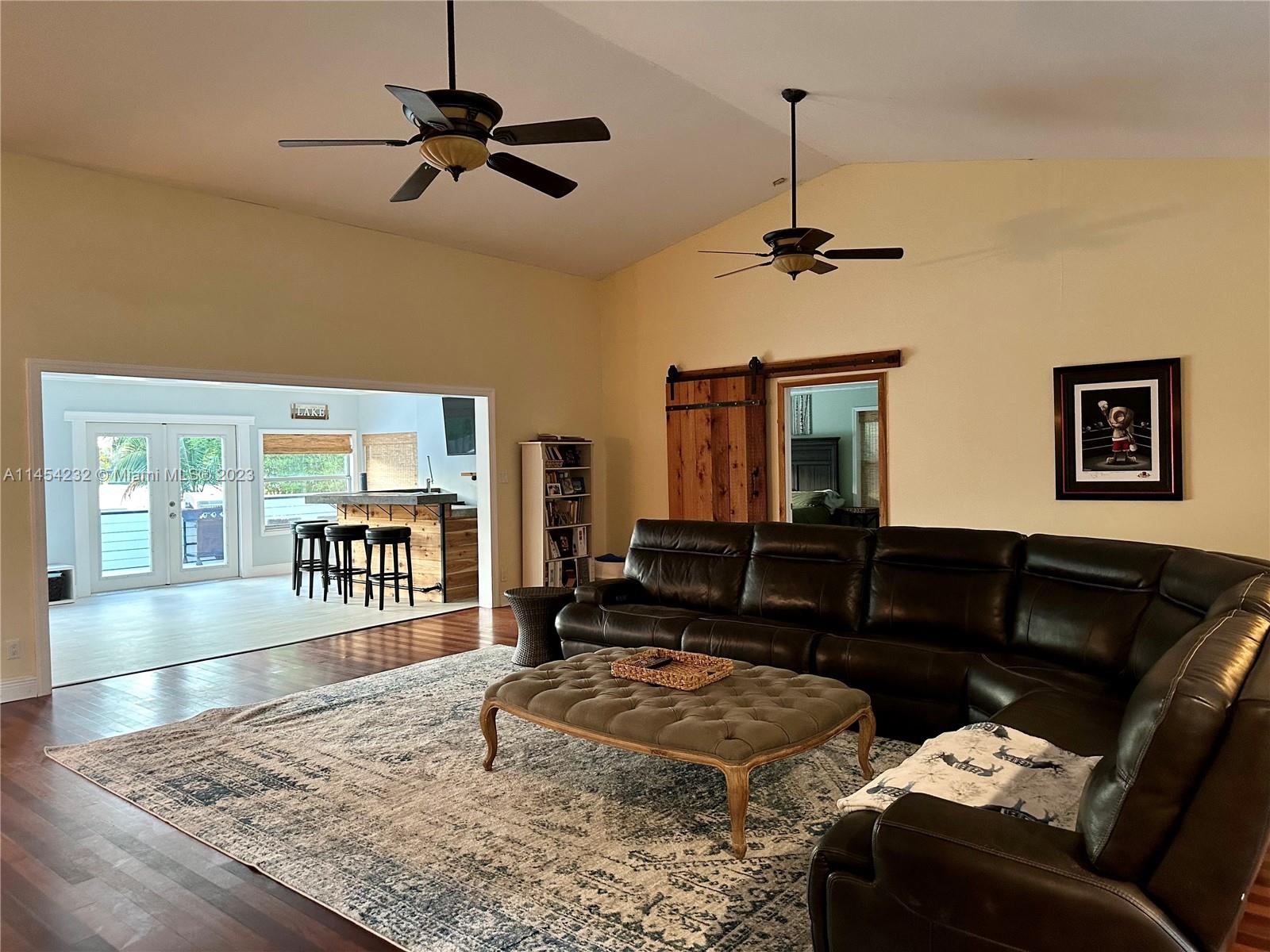 Living rooms with lake view