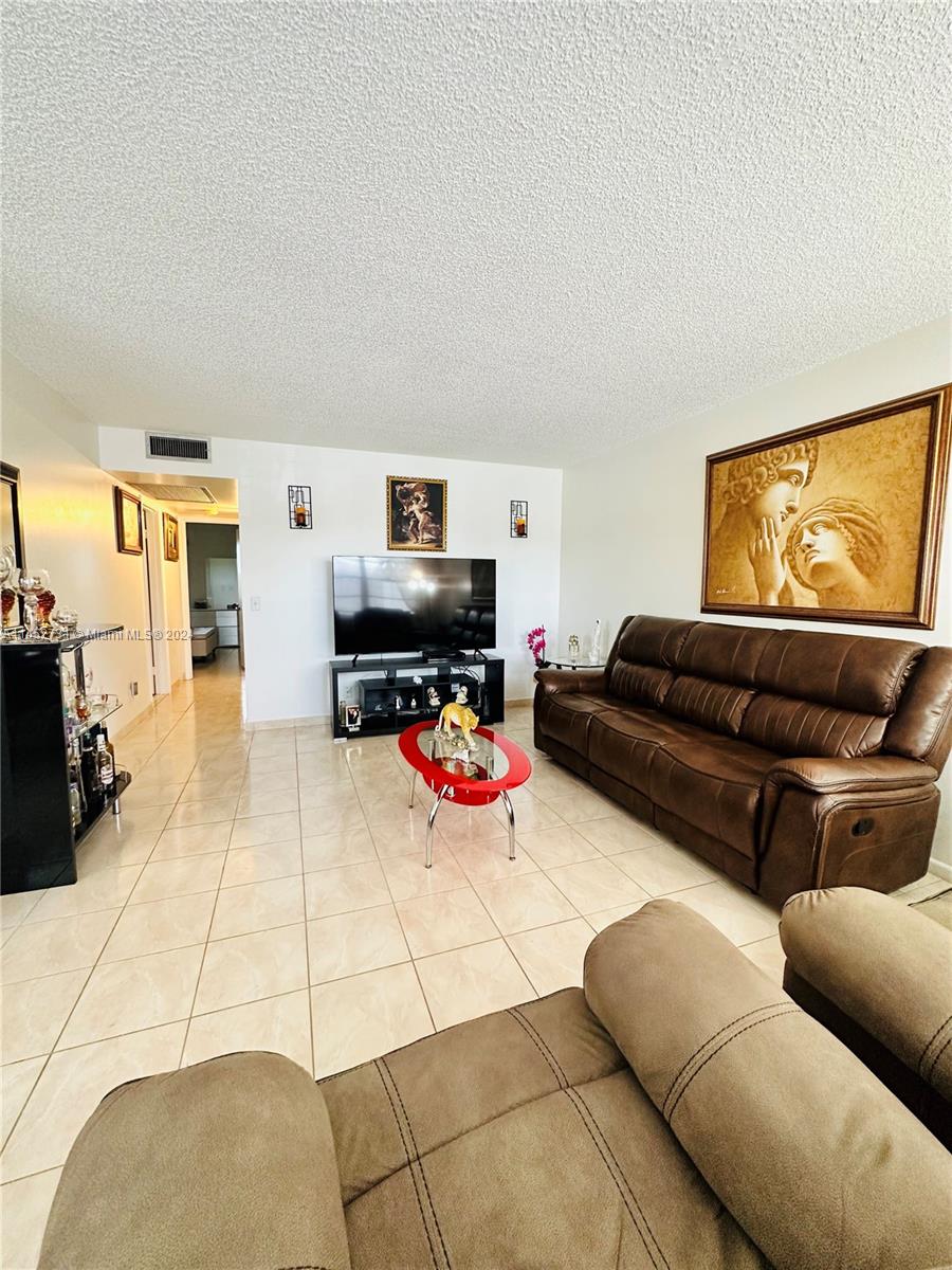 551 135th Ave, Pembroke Pines, FL, 33027 United States, 2 Bedrooms Bedrooms, ,1 BathroomBathrooms,Residential,For Sale,135th Ave,A11452731