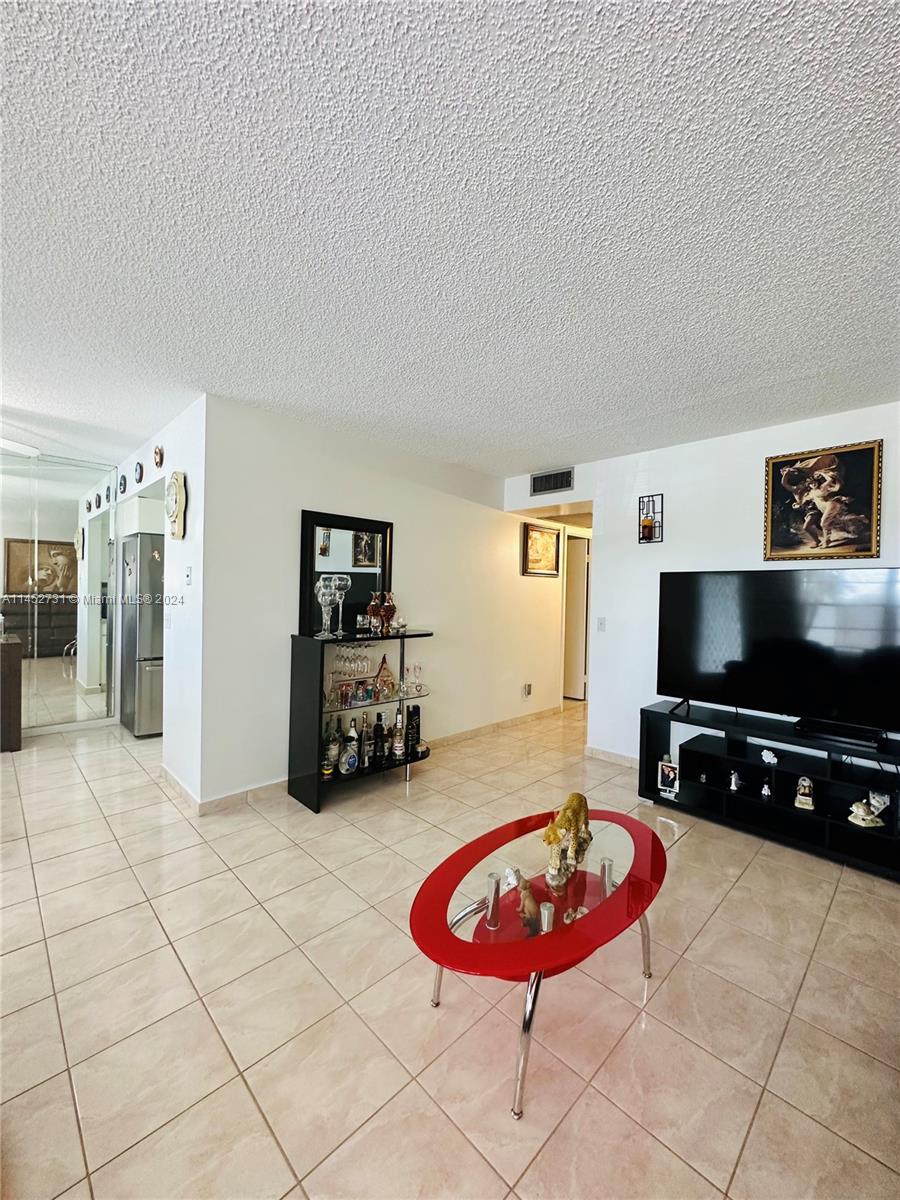 551 135th Ave, Pembroke Pines, FL, 33027 United States, 2 Bedrooms Bedrooms, ,1 BathroomBathrooms,Residential,For Sale,135th Ave,A11452731