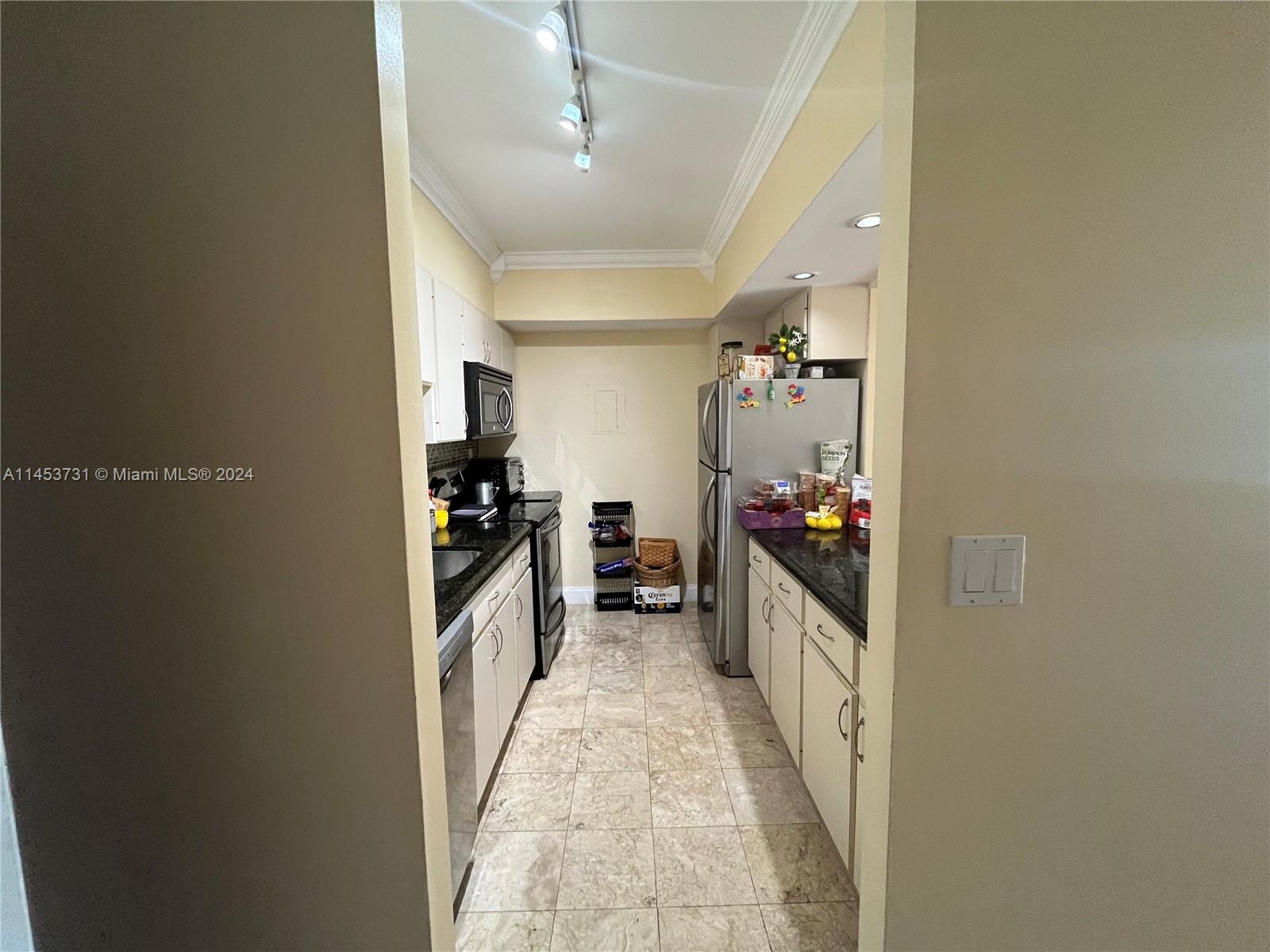 Perfect kitchen with all the appliances