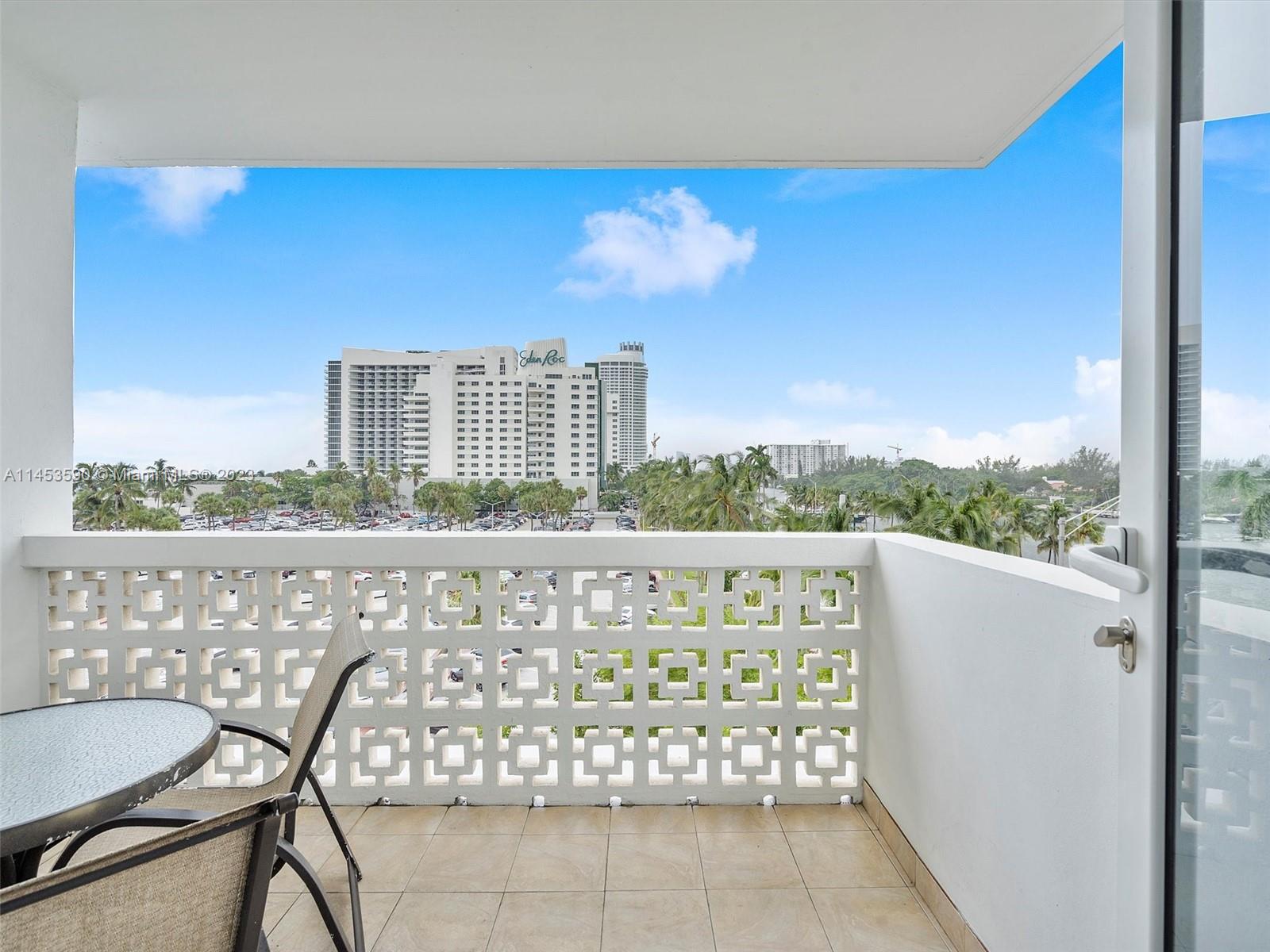 4747 Collins Ave, Miami Beach, FL, 33140 United States, 1 Bedroom Bedrooms, ,2 BathroomsBathrooms,Residential,For Sale,Collins Ave,A11453590