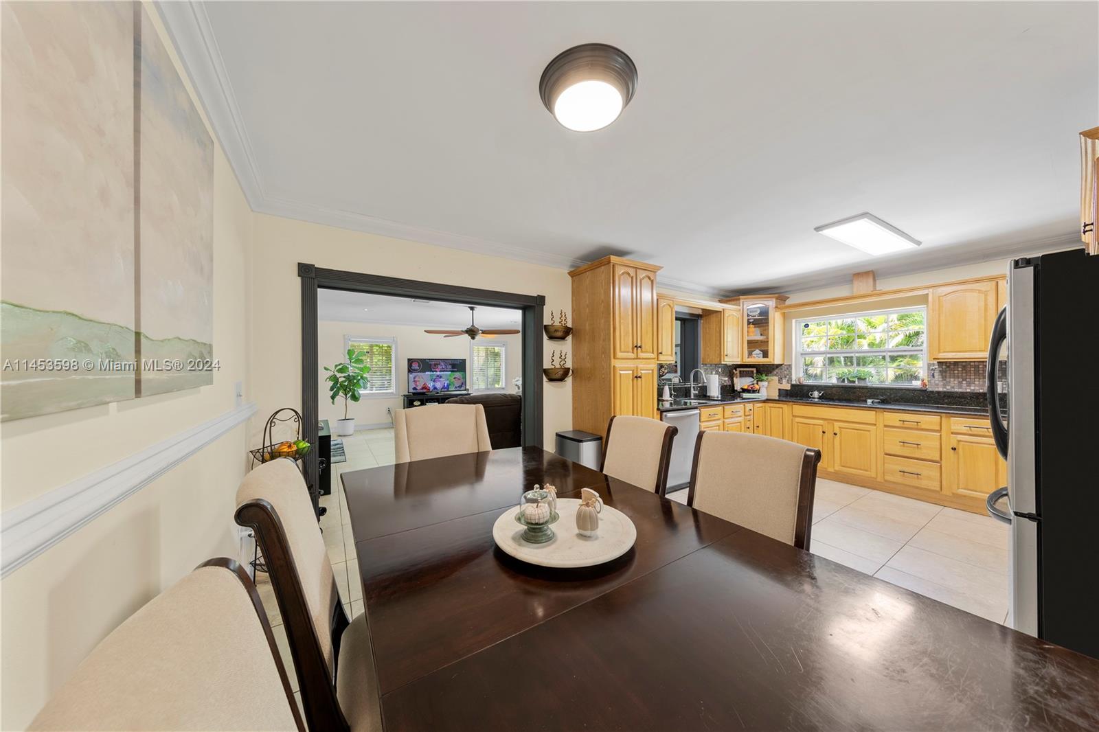 EAT IN KITCHEN - LEADING INTO THE FAMILY ROOM