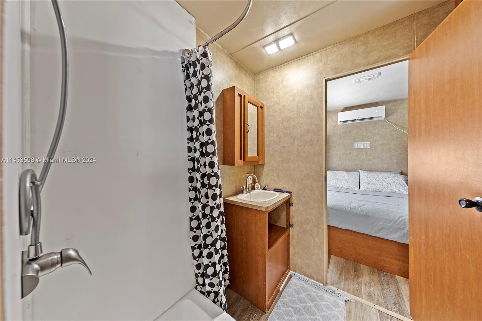 RV BATHROOM