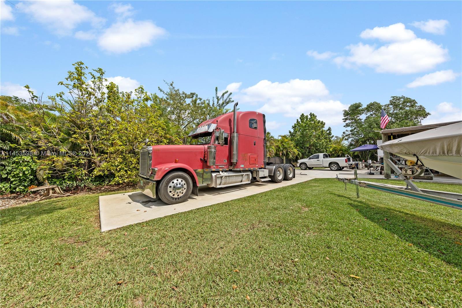 CONCRETE SLAB FOR TRUCK PARKING W/ A SEPERATE ENTRANCE