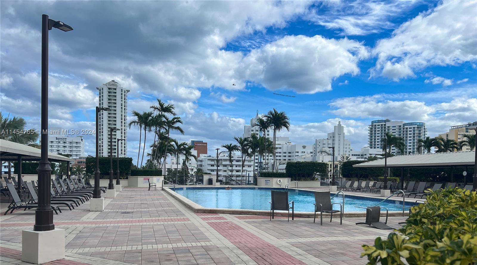 4101 Pine Tree Dr 1420, Miami Beach, Florida 33140, 1 Bedroom Bedrooms, ,1 BathroomBathrooms,Residential,For Sale,4101 Pine Tree Dr 1420,A11454765