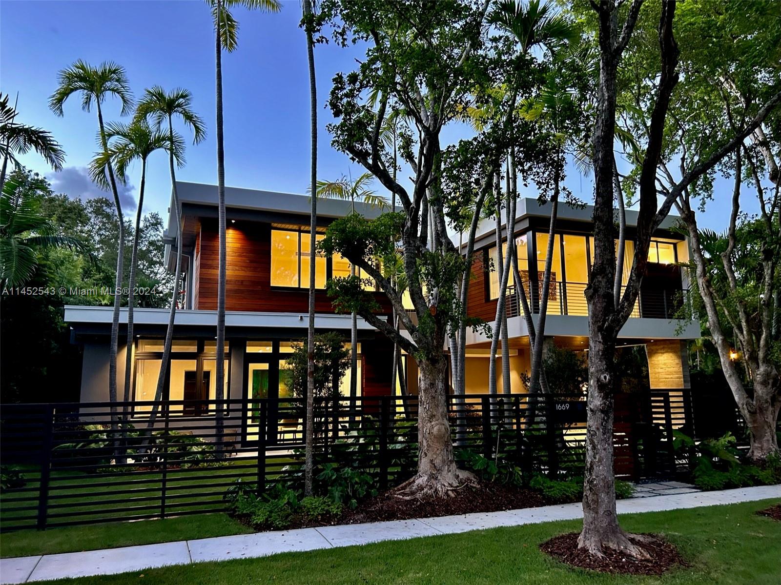 1669 Onaway Dr, Miami, FL 33133, 7 Bedrooms Bedrooms, ,7 BathroomsBathrooms,Residential,For Sale,Onaway Dr,A11452543