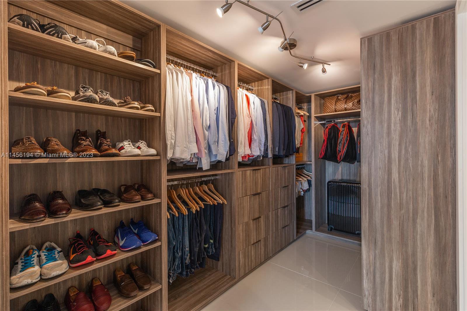 Closet