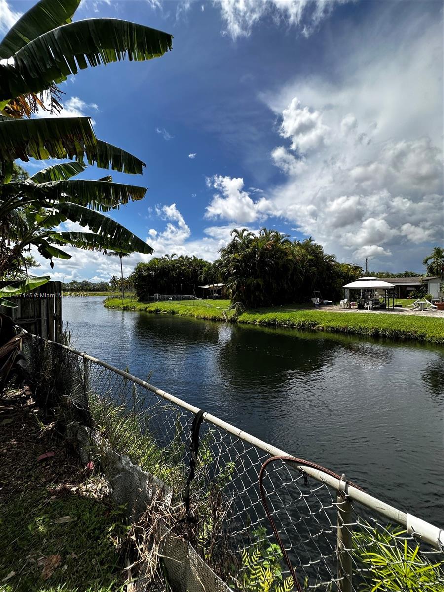 610 Tamiami Canal Rd, Miami, FL, 33144 United States, 4 Bedrooms Bedrooms, ,3 BathroomsBathrooms,Residential,For Sale,Tamiami Canal Rd,A11457145