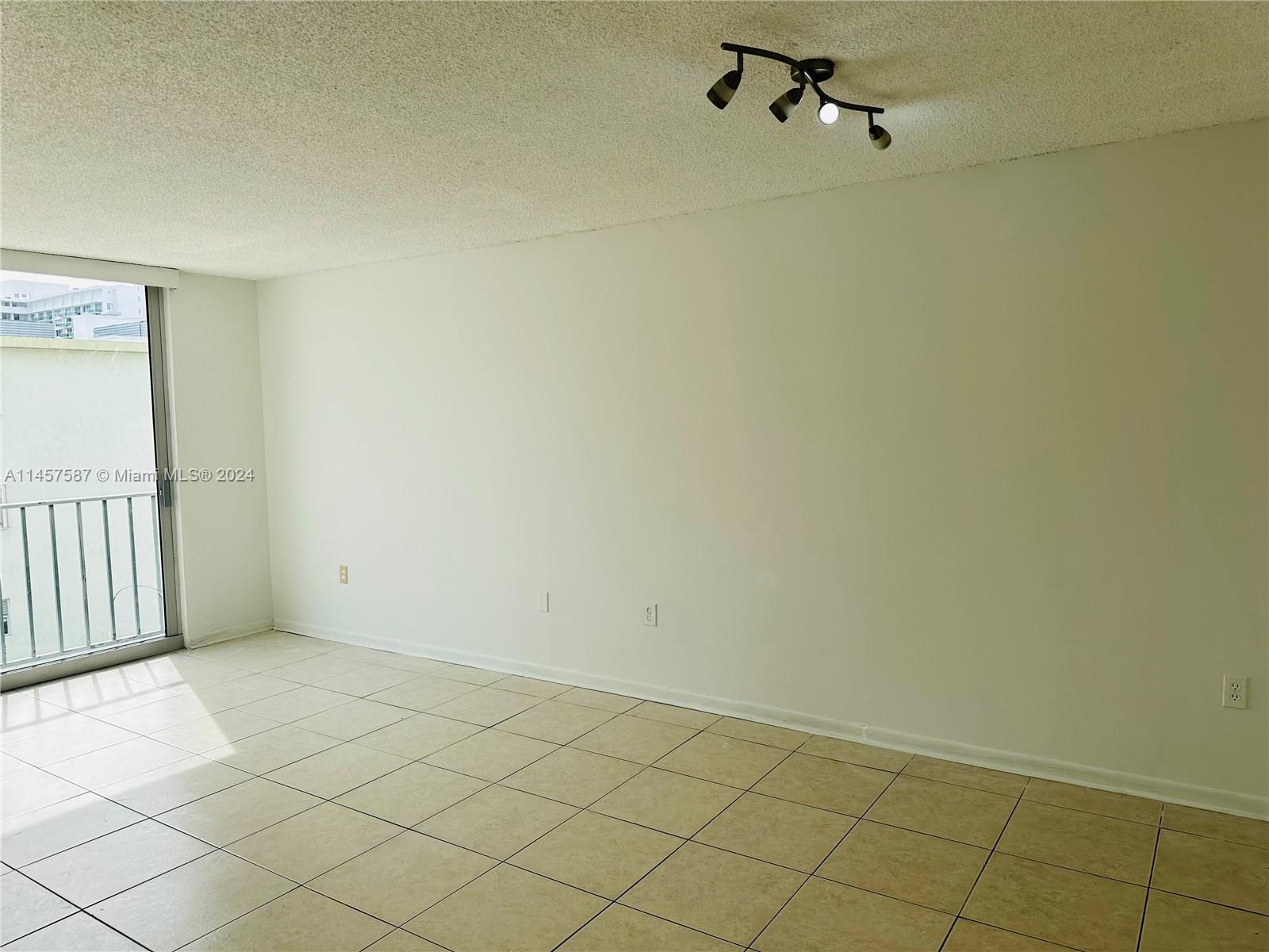 1250 Alton Rd 5F, Miami Beach, Florida 33139, 1 Bedroom Bedrooms, ,1 BathroomBathrooms,Residentiallease,For Rent,1250 Alton Rd 5F,A11457587
