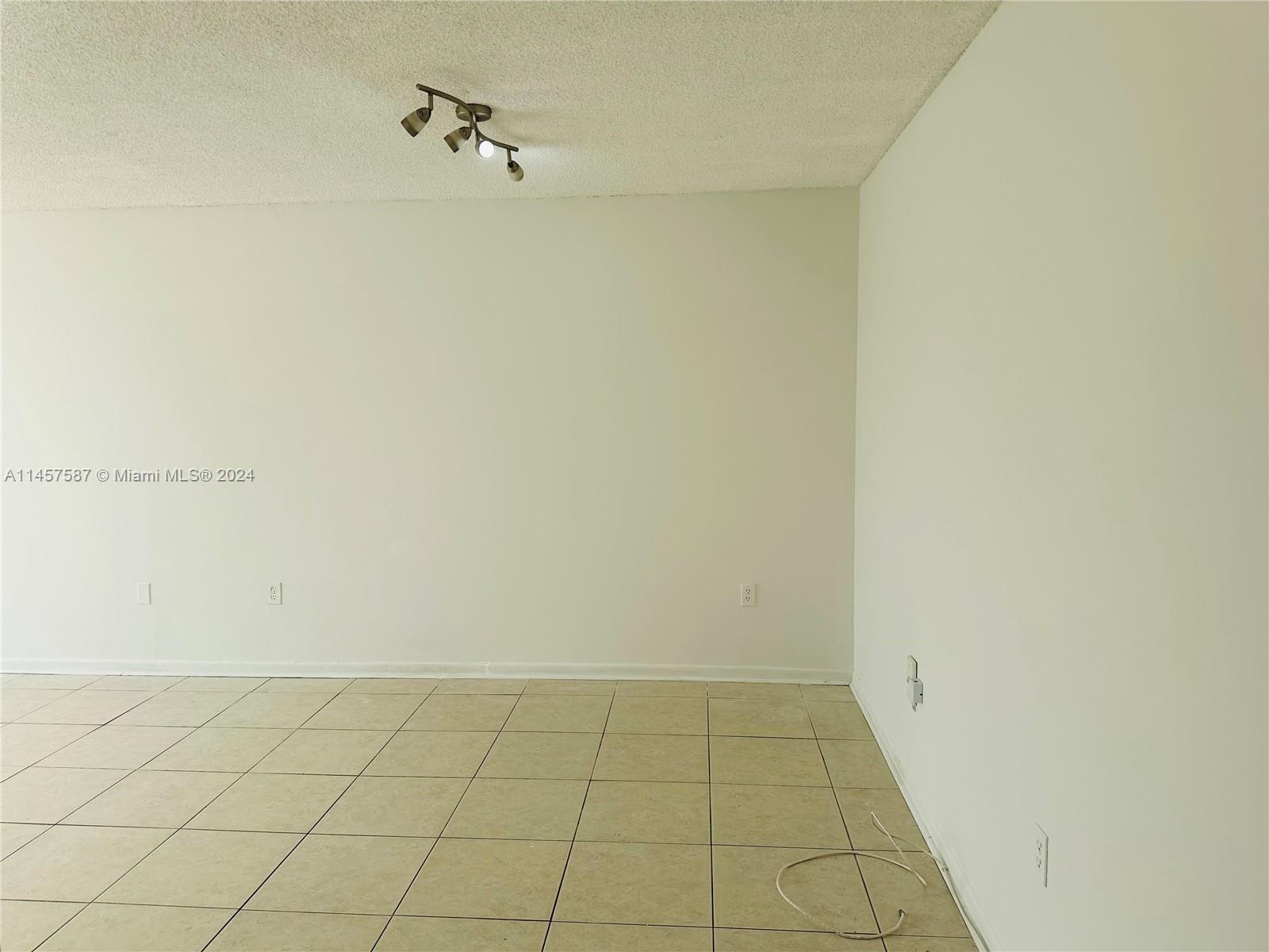 1250 Alton Rd 5F, Miami Beach, Florida 33139, 1 Bedroom Bedrooms, ,1 BathroomBathrooms,Residentiallease,For Rent,1250 Alton Rd 5F,A11457587