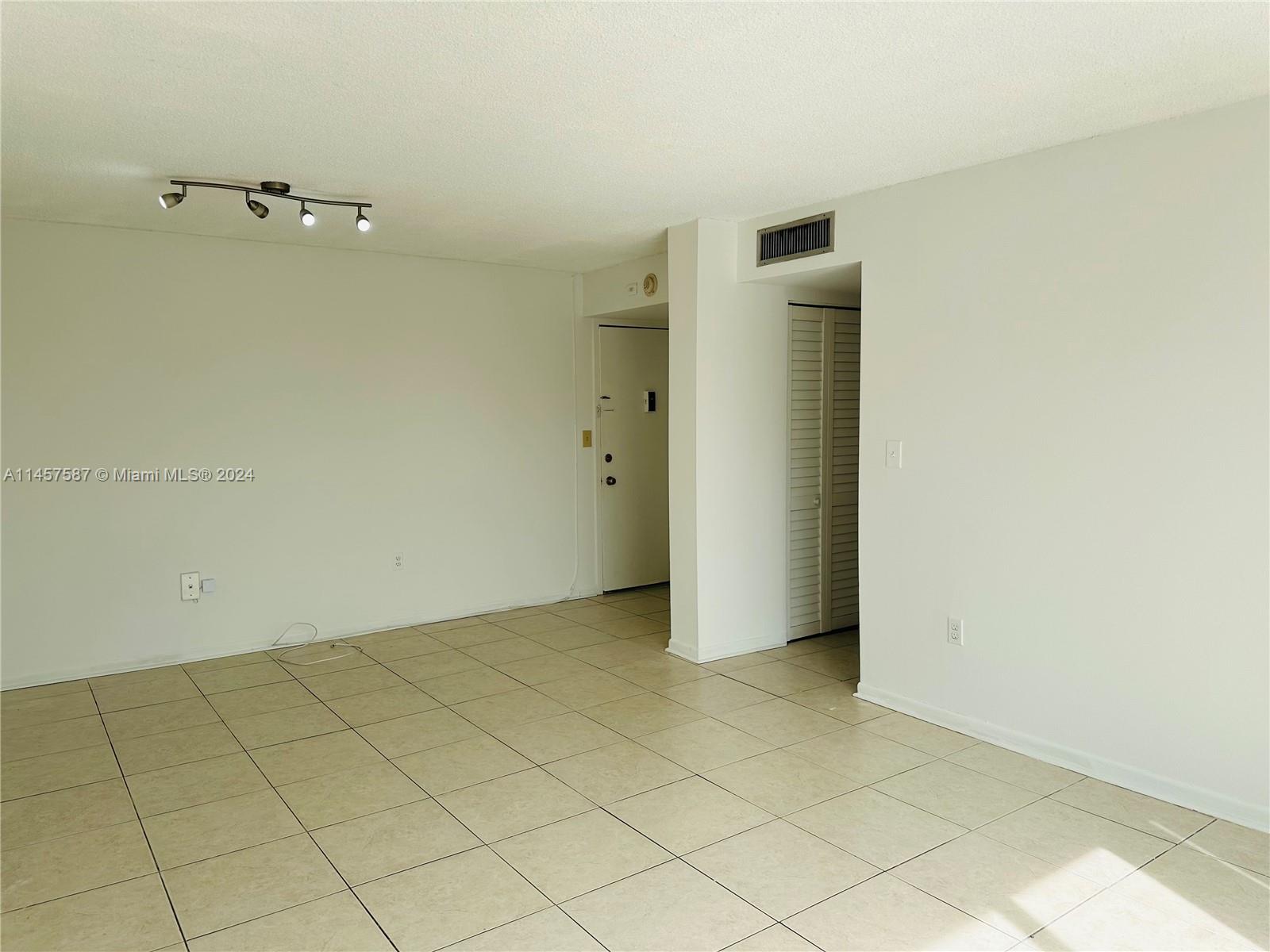 1250 Alton Rd 5F, Miami Beach, Florida 33139, 1 Bedroom Bedrooms, ,1 BathroomBathrooms,Residentiallease,For Rent,1250 Alton Rd 5F,A11457587