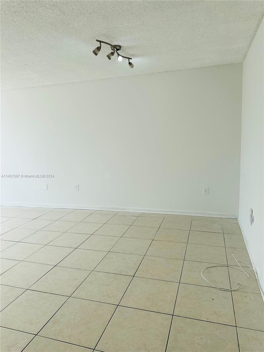 1250 Alton Rd 5F, Miami Beach, Florida 33139, 1 Bedroom Bedrooms, ,1 BathroomBathrooms,Residentiallease,For Rent,1250 Alton Rd 5F,A11457587