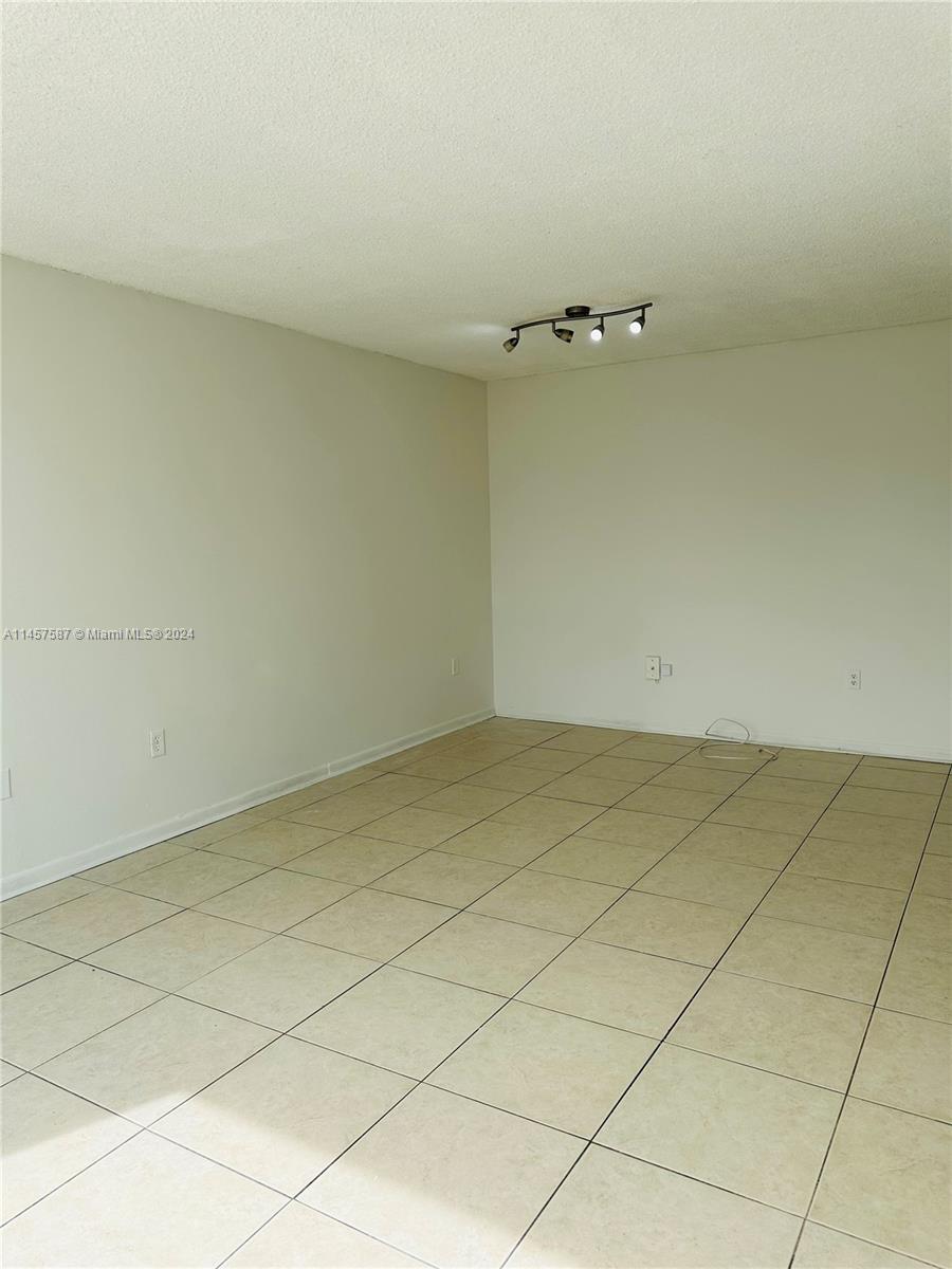 1250 Alton Rd 5F, Miami Beach, Florida 33139, 1 Bedroom Bedrooms, ,1 BathroomBathrooms,Residentiallease,For Rent,1250 Alton Rd 5F,A11457587