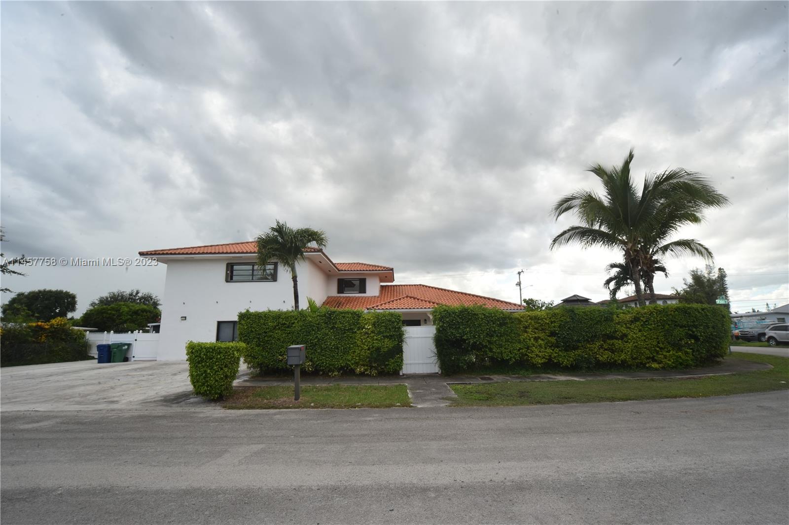 10000 45th St, Miami, FL, 33165 United States, 5 Bedrooms Bedrooms, ,5 BathroomsBathrooms,Residential,For Sale,45th St,A11457758