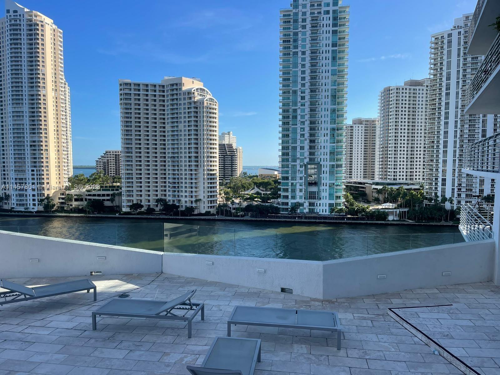 325 S Biscayne Blvd #3716, Miami FL 33131