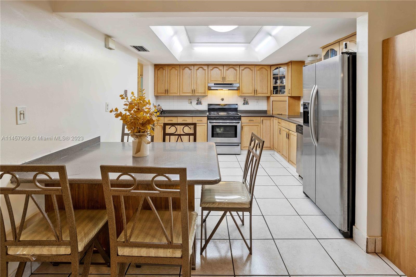 Listing Photo 11