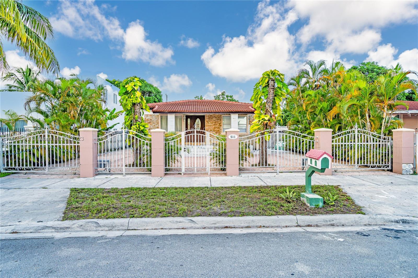 511 60th St, Hialeah, FL, 33013 United States, 3 Bedrooms Bedrooms, ,2 BathroomsBathrooms,Residential,For Sale,60th St,A11458563