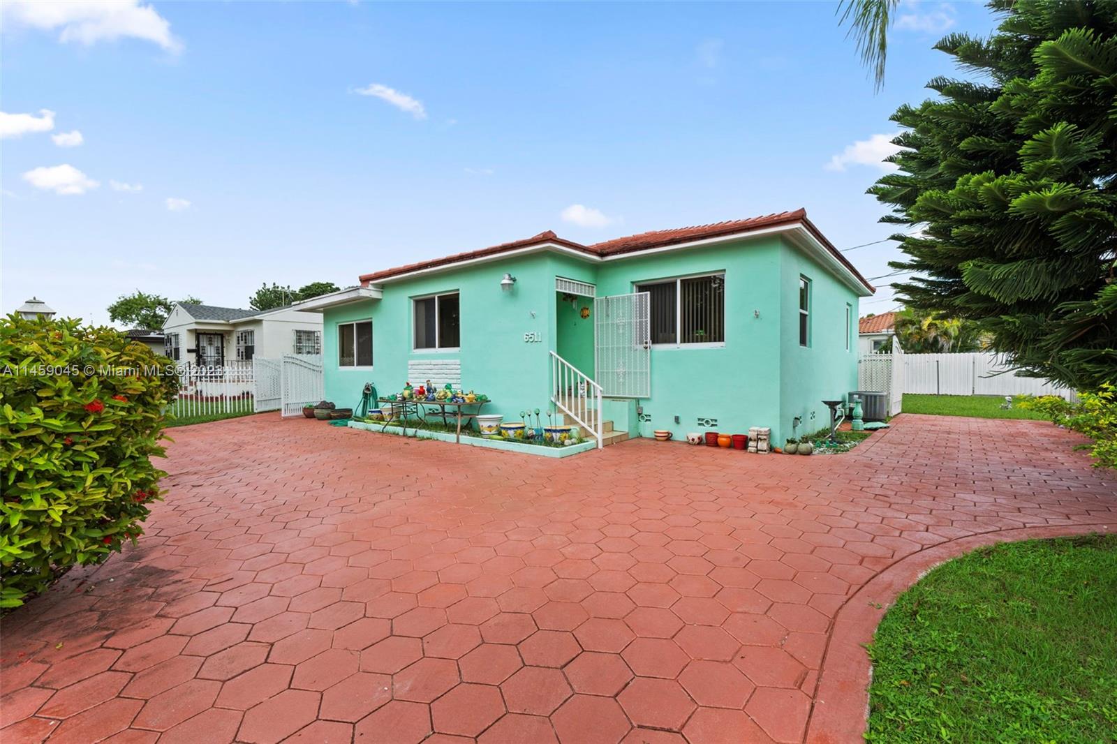 6511 18th St, West Miami, FL, 33155 United States, 3 Bedrooms Bedrooms, ,1 BathroomBathrooms,Residential,For Sale,18th St,A11459045