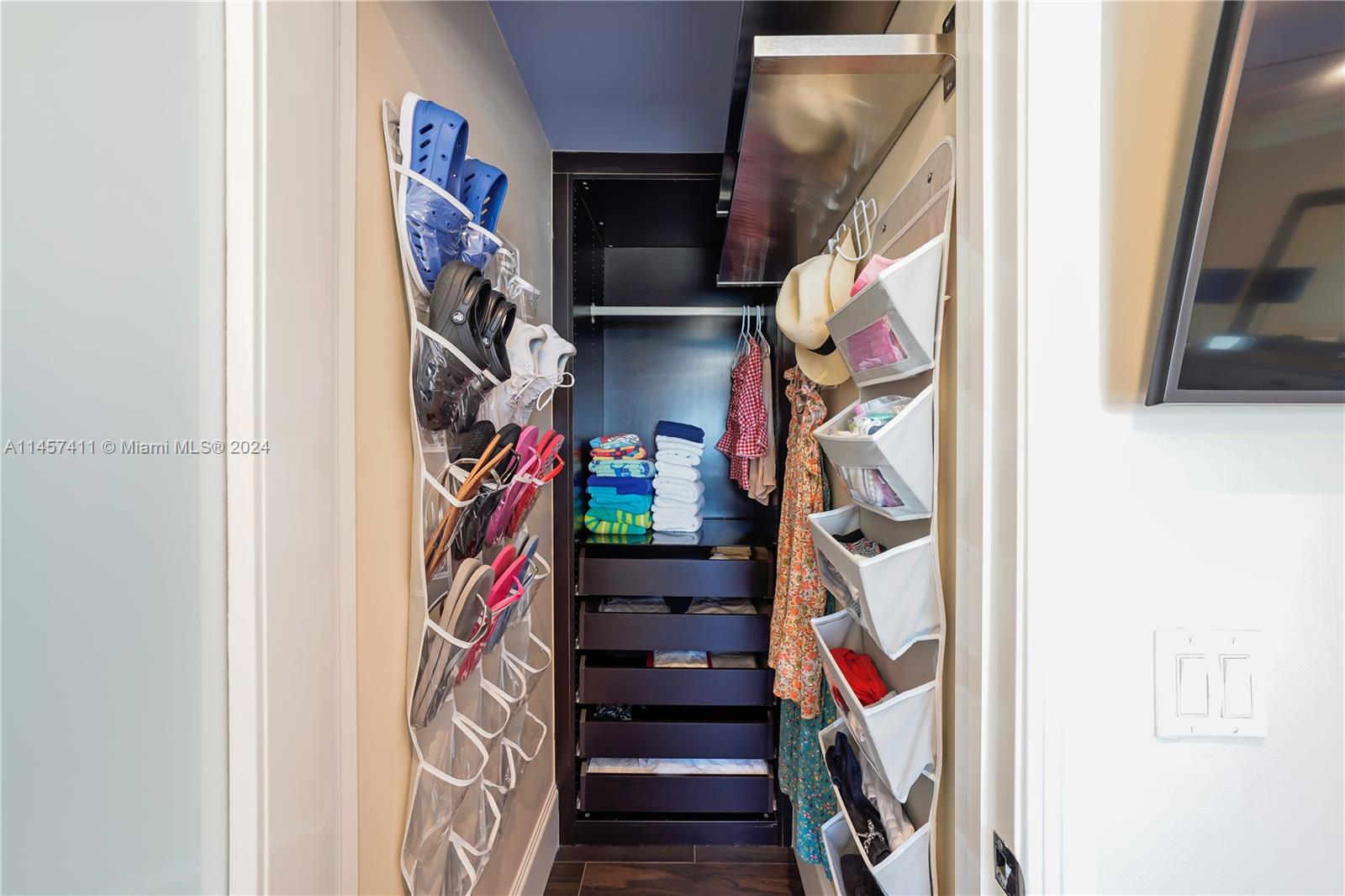 3300 N Surf Rd 17A, Hollywood, Florida 33019, 1 Bedroom Bedrooms, ,1 BathroomBathrooms,Residential,For Sale,3300 N Surf Rd 17A,A11457411