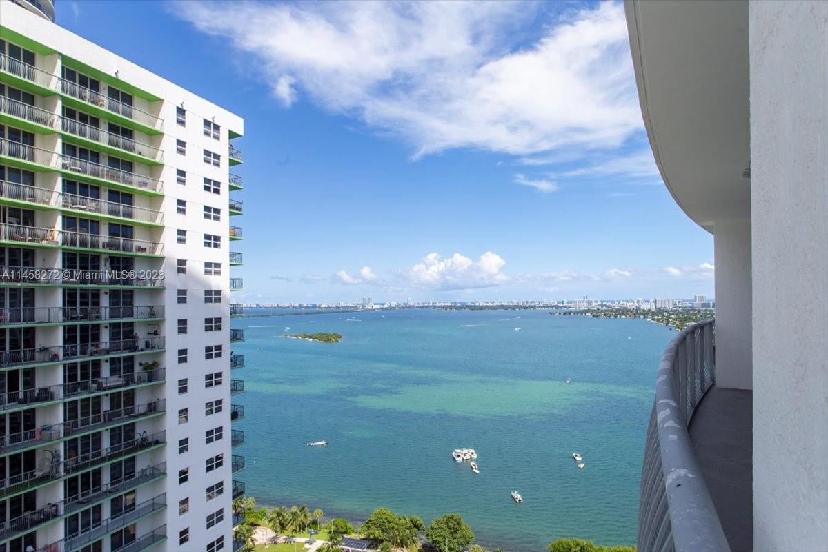 Beautiful studio in the heart of Edgewater! Spacious layout, Breathtaking balcony views, access to pool, gym, hot tub, valet, and 24/7 security. Exceptional location away from traffic but close to everything Miami: Wynwood, Design District, Downtown Miami. Unit features tile floors on an open concept space with a balcony overlooking a partial view of the Biscayne Bay. Publix supermarket across the street, Margaret Pace park in front, Pura vida restaurant next door, and many other hot convenient spots nearby. Condo has reserves if you are financing!