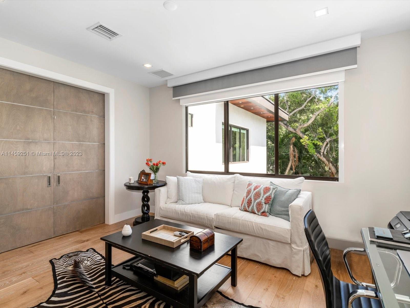 Living​​‌​​​​‌​​‌‌​‌‌​​​‌‌​‌​‌​‌​​​‌​​ Room