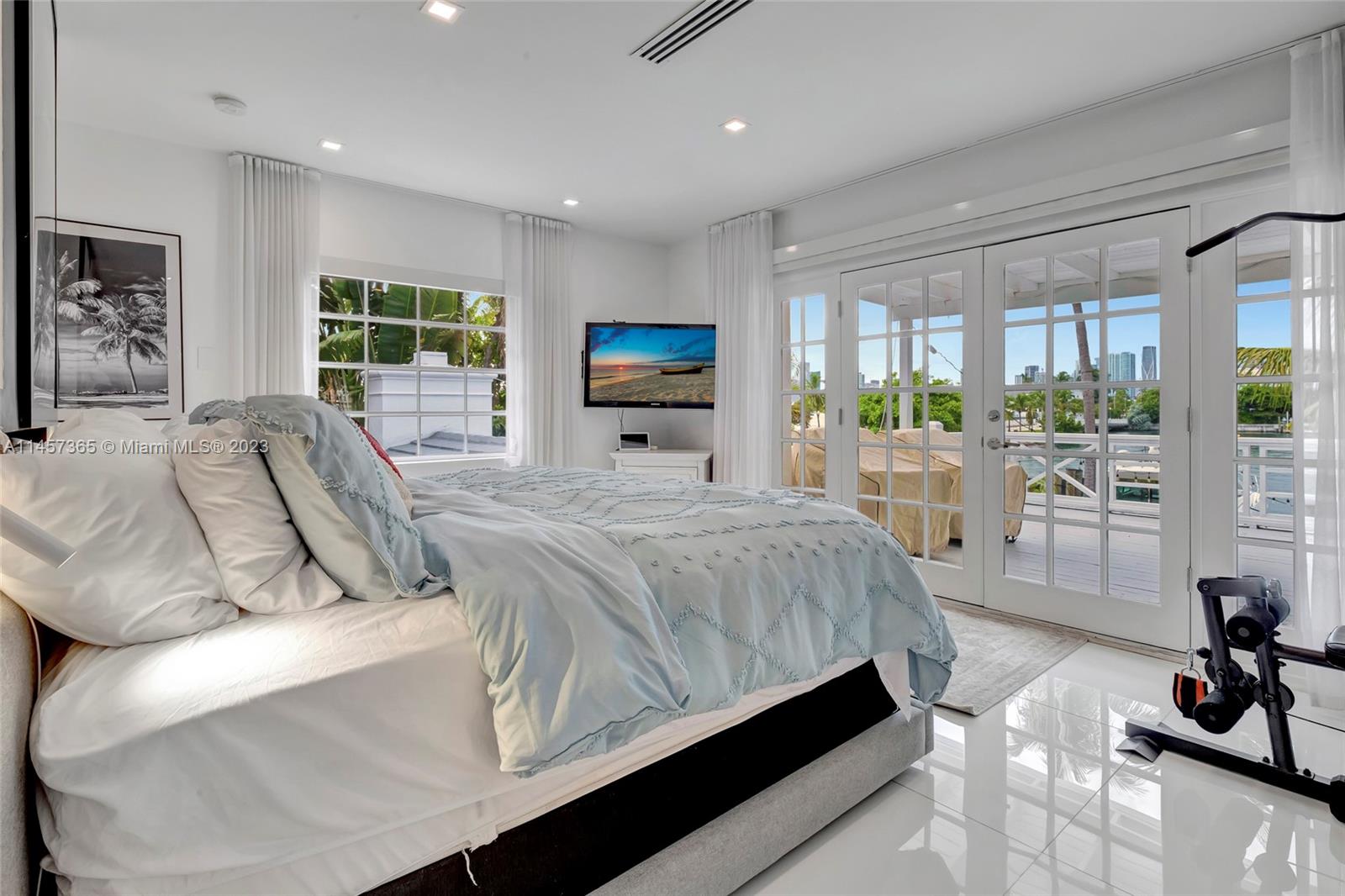 244 San Marino Dr, Miami Beach, FL, 33139 United States, 4 Bedrooms Bedrooms, ,4 BathroomsBathrooms,Residential,For Sale,San Marino Dr,A11457365