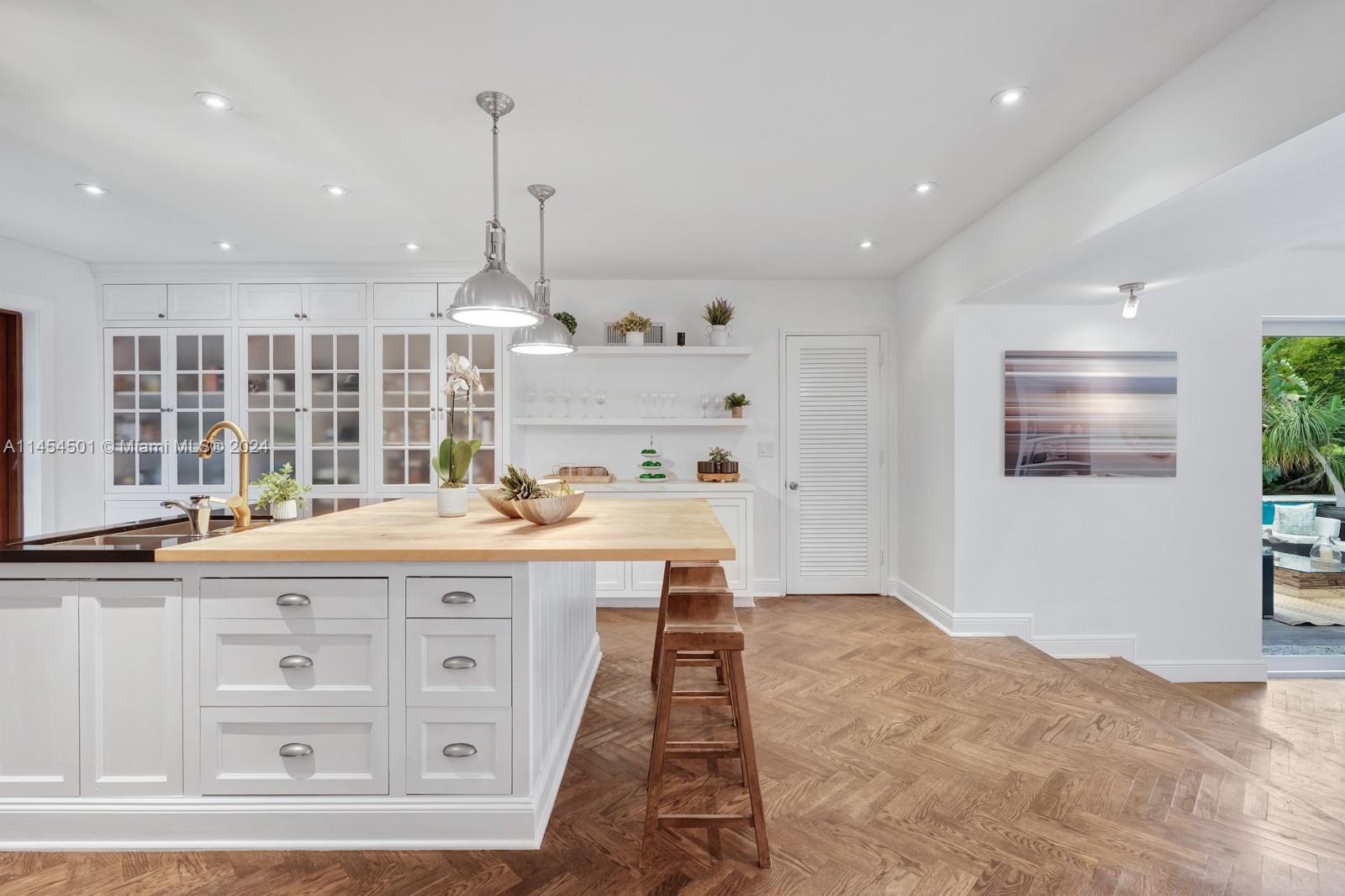 575 Hibiscus Ln, Miami, Florida 33137, 5 Bedrooms Bedrooms, ,5 BathroomsBathrooms,Residential,For Sale,575 Hibiscus Ln,A11454501