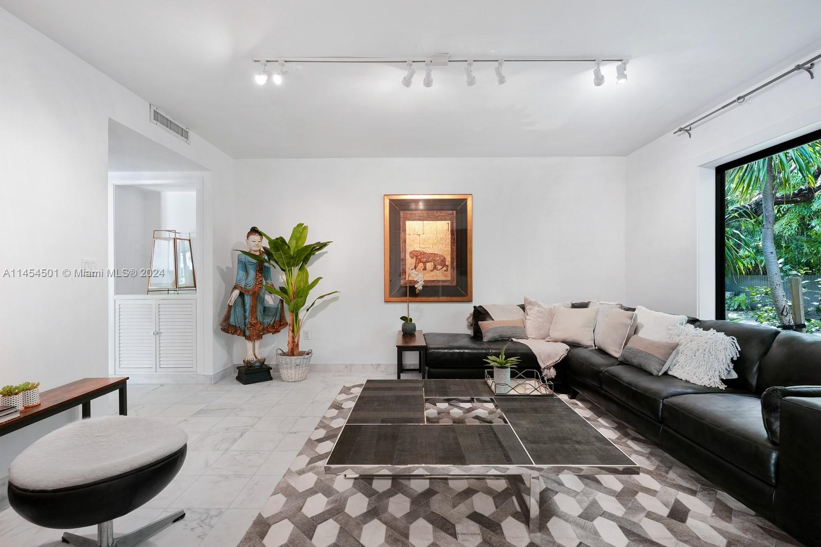 575 Hibiscus Ln, Miami, FL, 33137 United States, 5 Bedrooms Bedrooms, ,5 BathroomsBathrooms,Residential,For Sale,Hibiscus Ln,A11454501