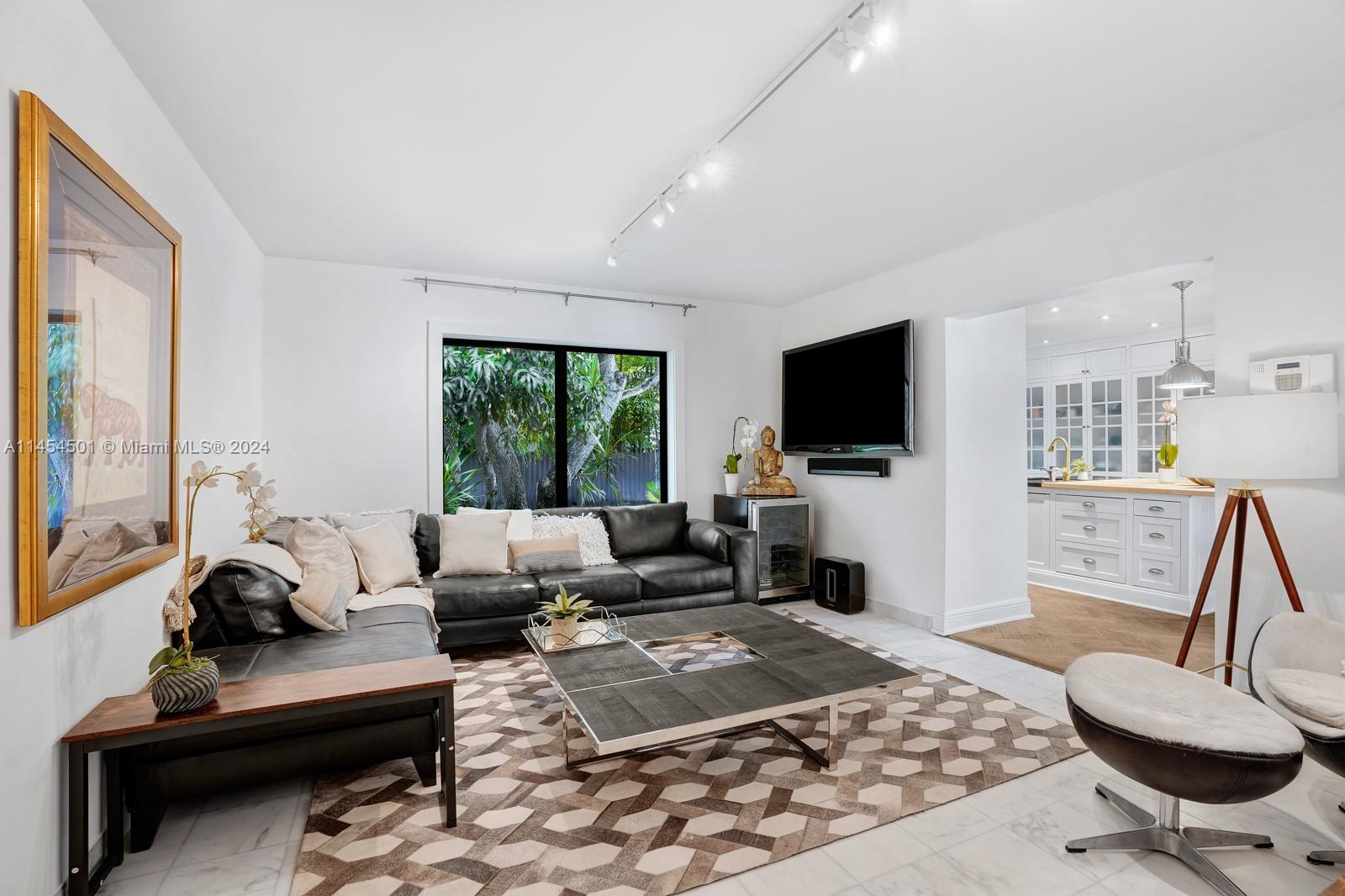 575 Hibiscus Ln, Miami, Florida 33137, 5 Bedrooms Bedrooms, ,5 BathroomsBathrooms,Residential,For Sale,575 Hibiscus Ln,A11454501