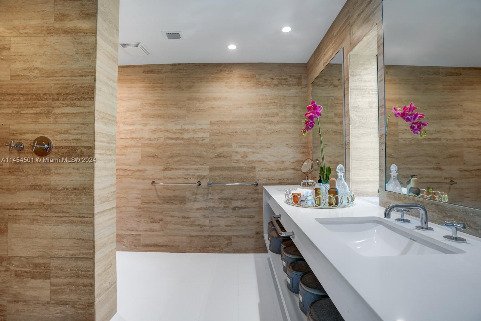 575 Hibiscus Ln, Miami, Florida 33137, 5 Bedrooms Bedrooms, ,5 BathroomsBathrooms,Residential,For Sale,575 Hibiscus Ln,A11454501