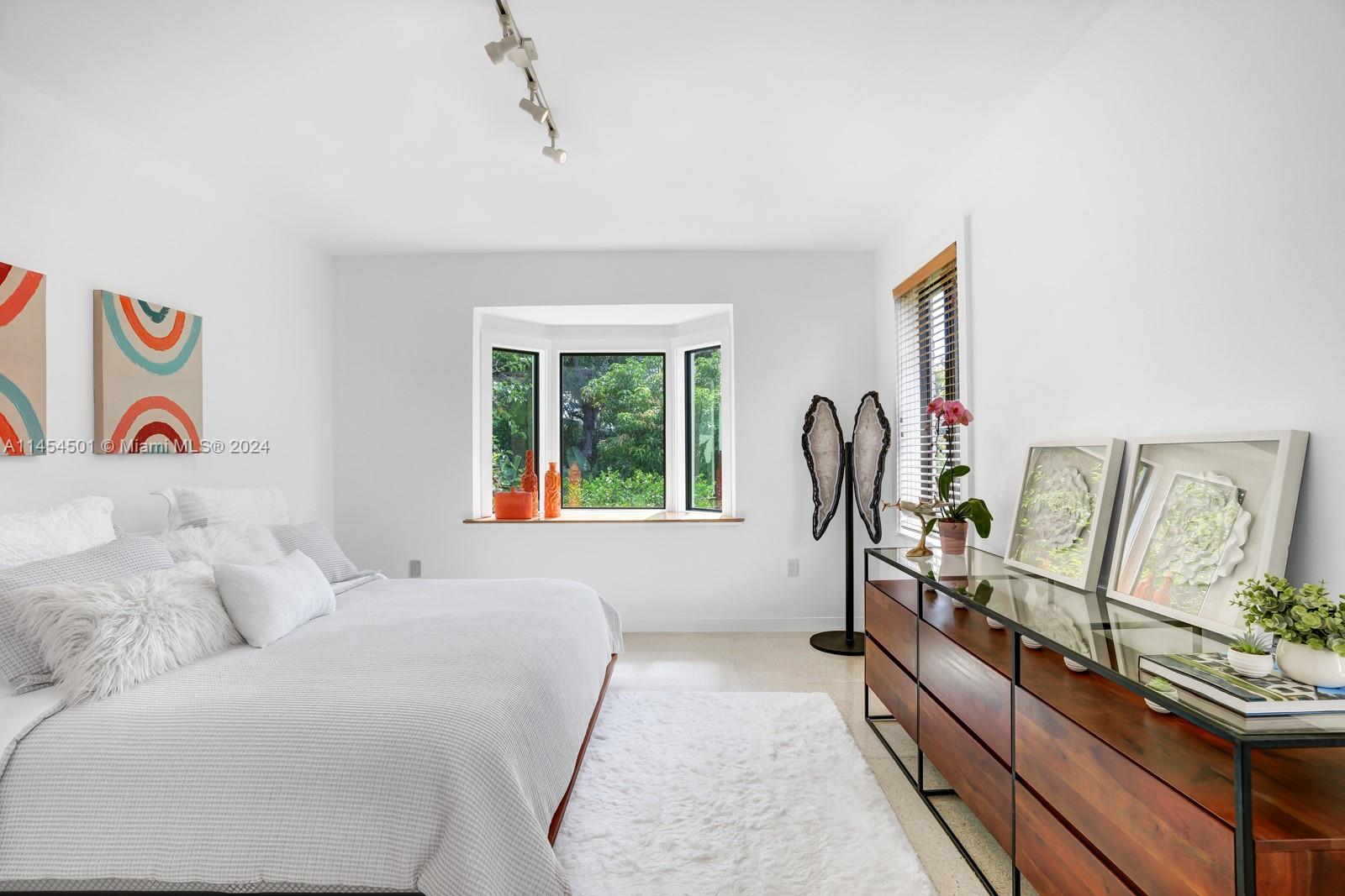 575 Hibiscus Ln, Miami, Florida 33137, 5 Bedrooms Bedrooms, ,5 BathroomsBathrooms,Residential,For Sale,575 Hibiscus Ln,A11454501