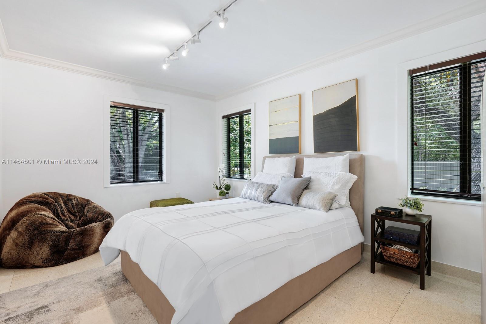 575 Hibiscus Ln, Miami, FL, 33137 United States, 5 Bedrooms Bedrooms, ,5 BathroomsBathrooms,Residential,For Sale,Hibiscus Ln,A11454501