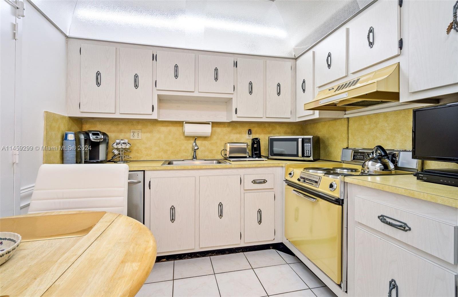 600 Three Islands Blvd, Hallandale Beach, FL, 33009 United States, 2 Bedrooms Bedrooms, ,2 BathroomsBathrooms,Residential,For Sale,Three Islands Blvd,A11459299